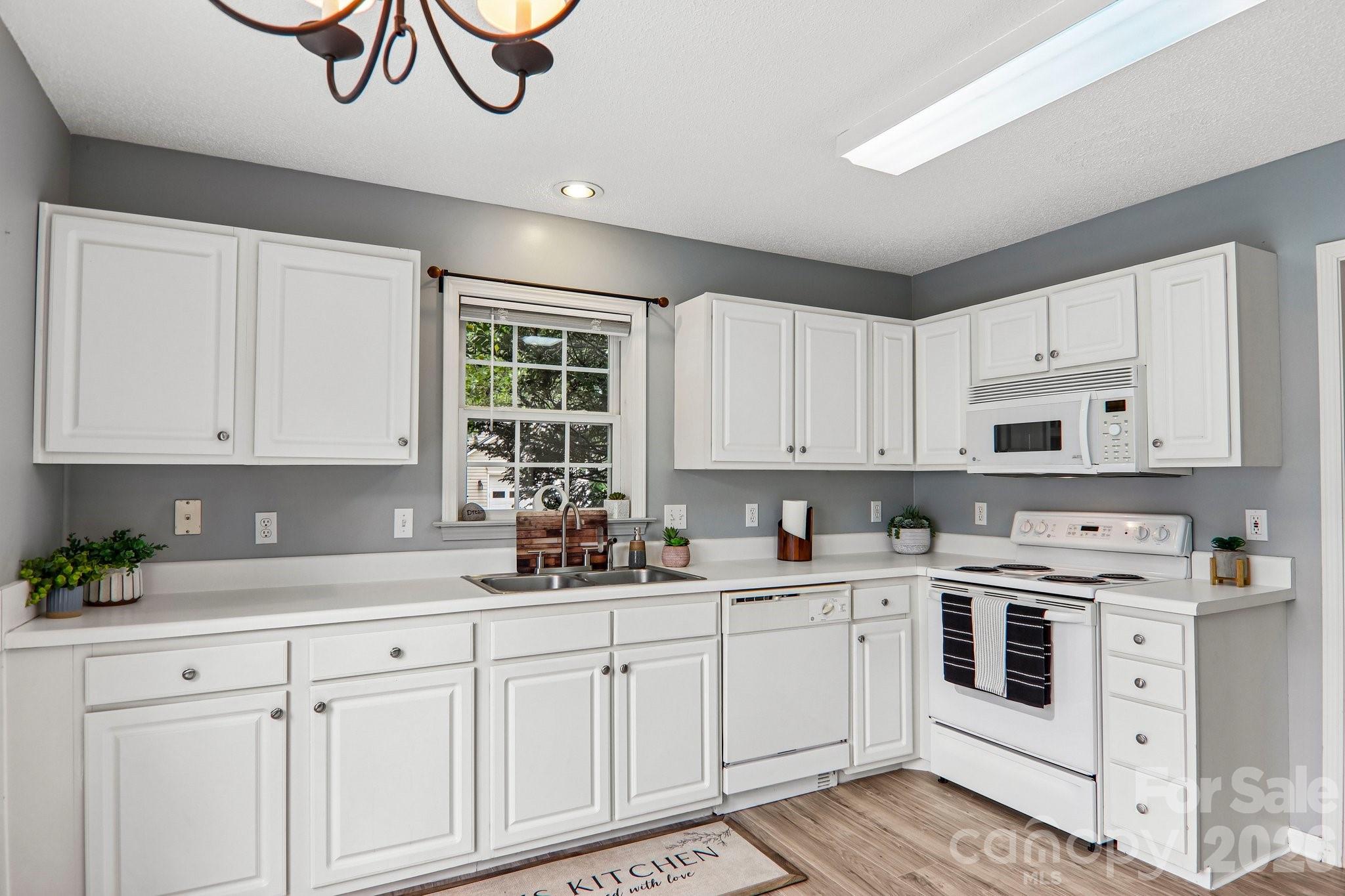 12 Wineberry Court — Fletcher