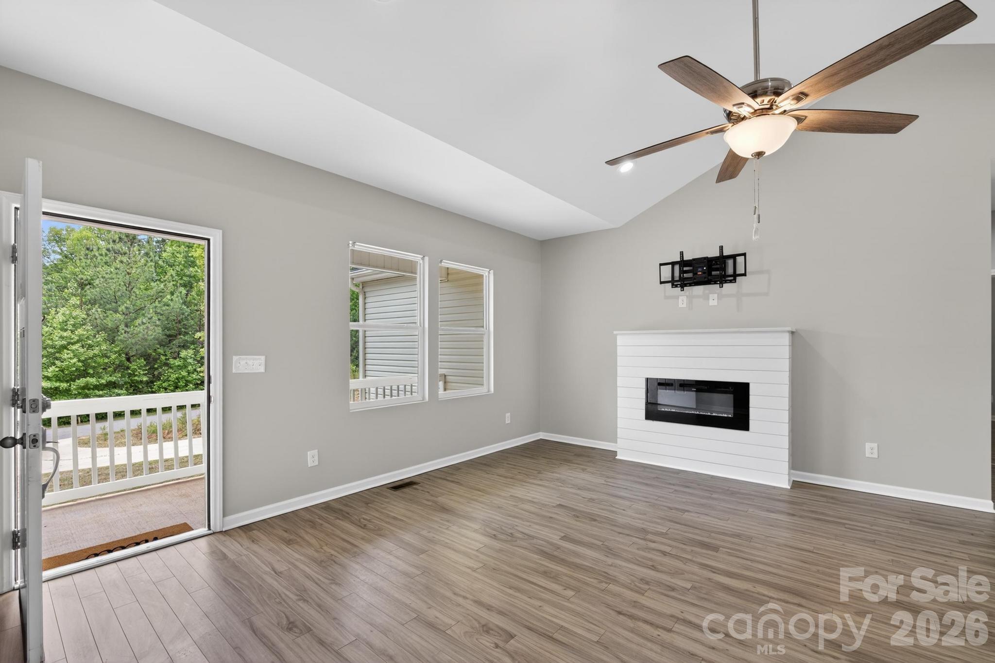 2119 South Road — Morganton