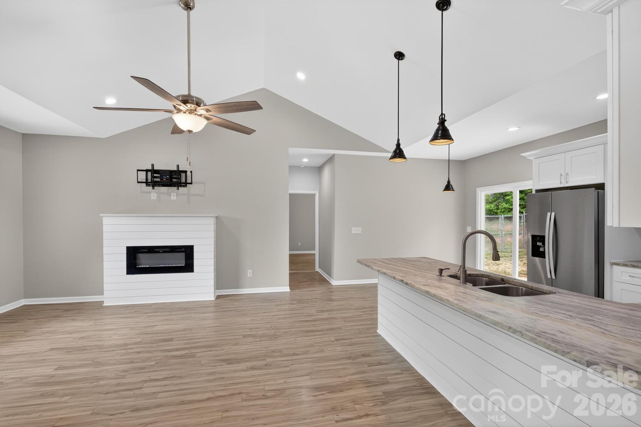 2119 South Road — Morganton