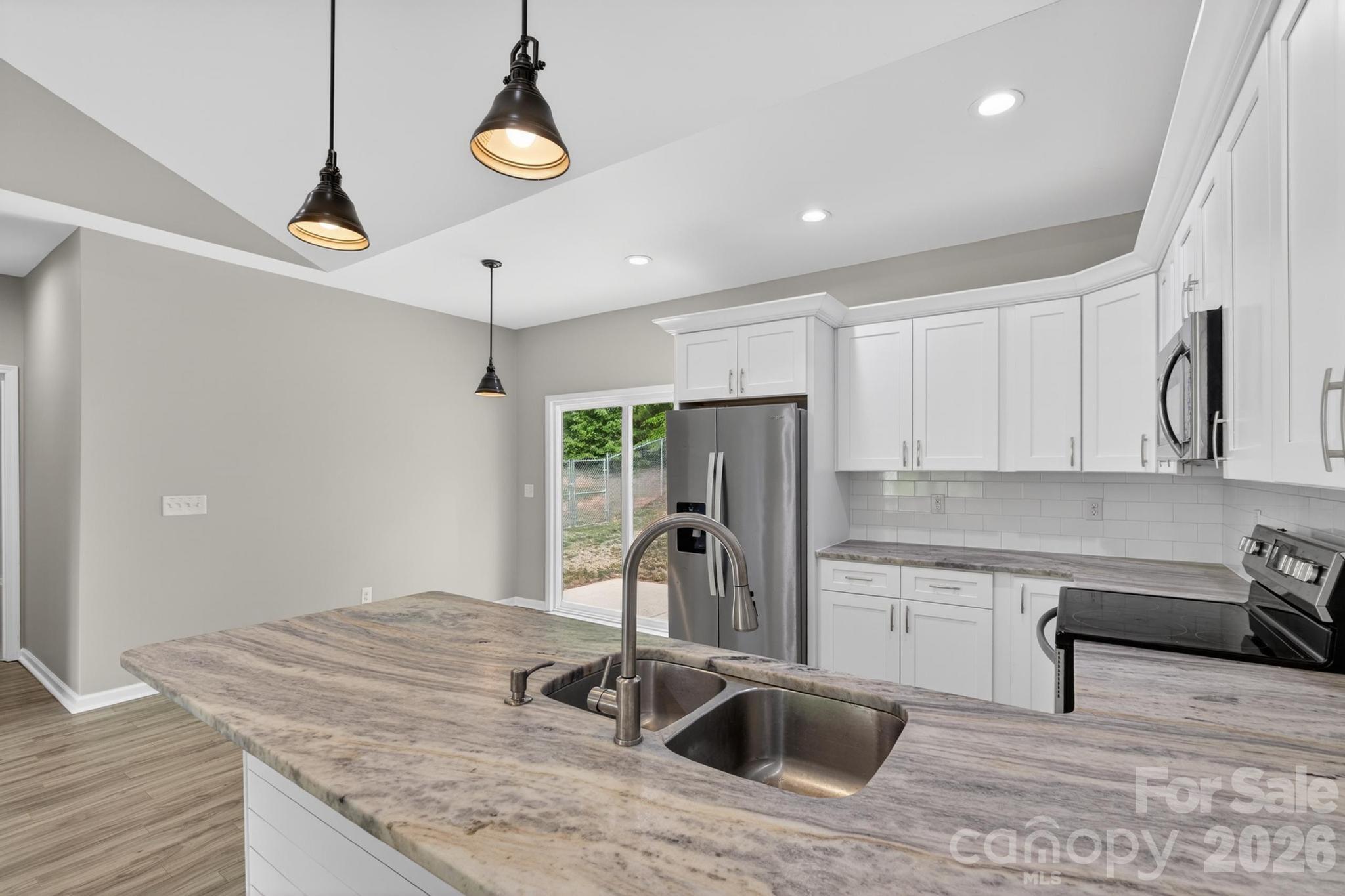 2119 South Road — Morganton