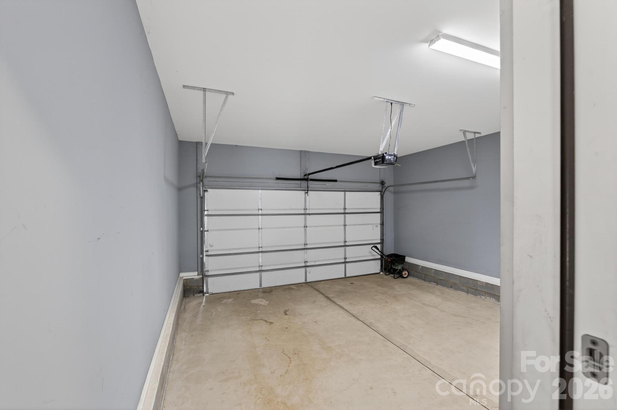 2119 South Road — Morganton