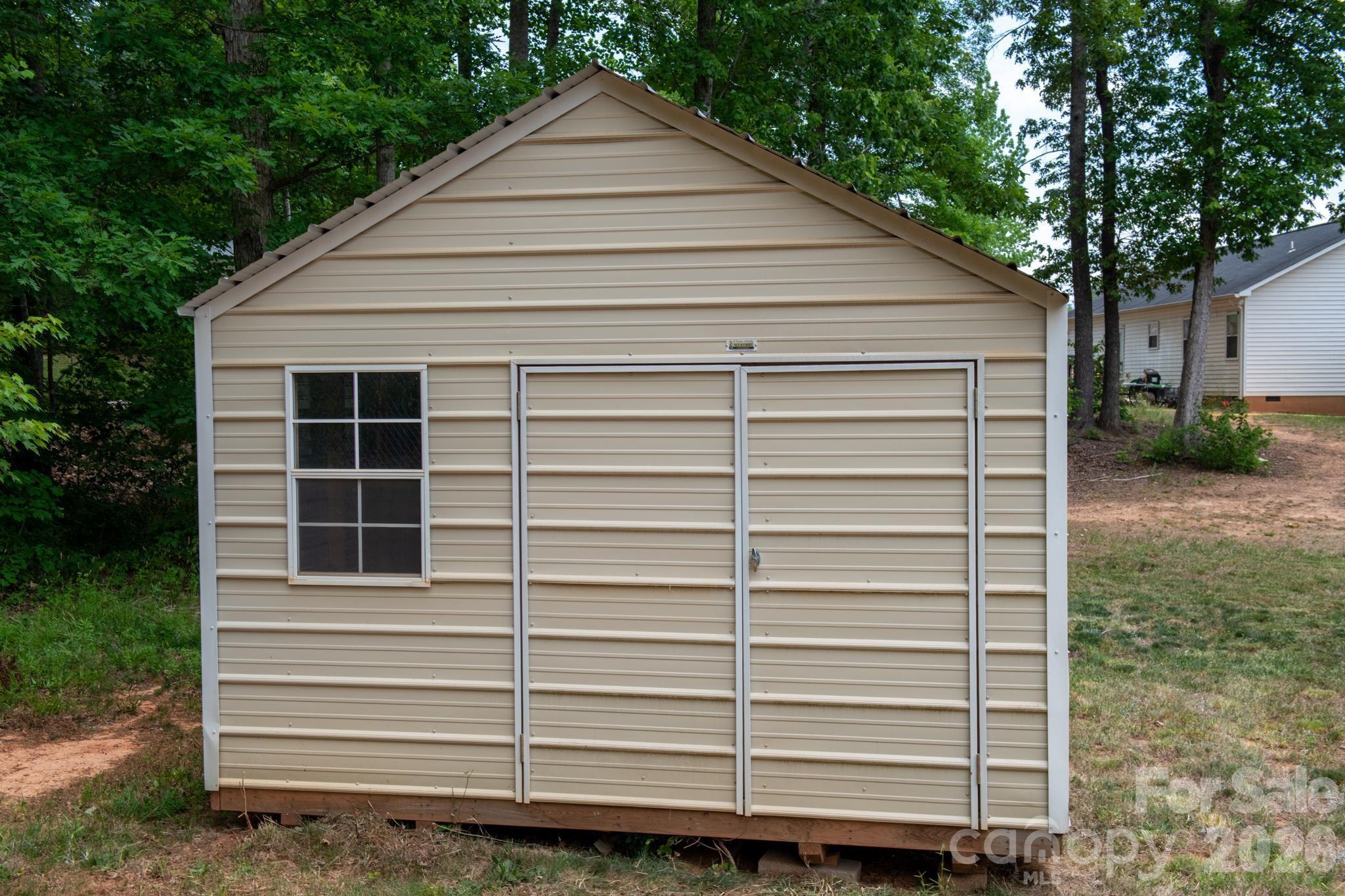2119 South Road — Morganton