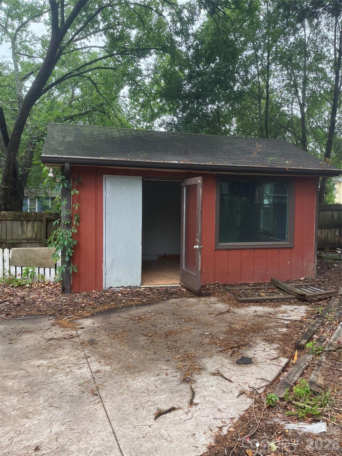 11832 Moonridge Drive — Charlotte