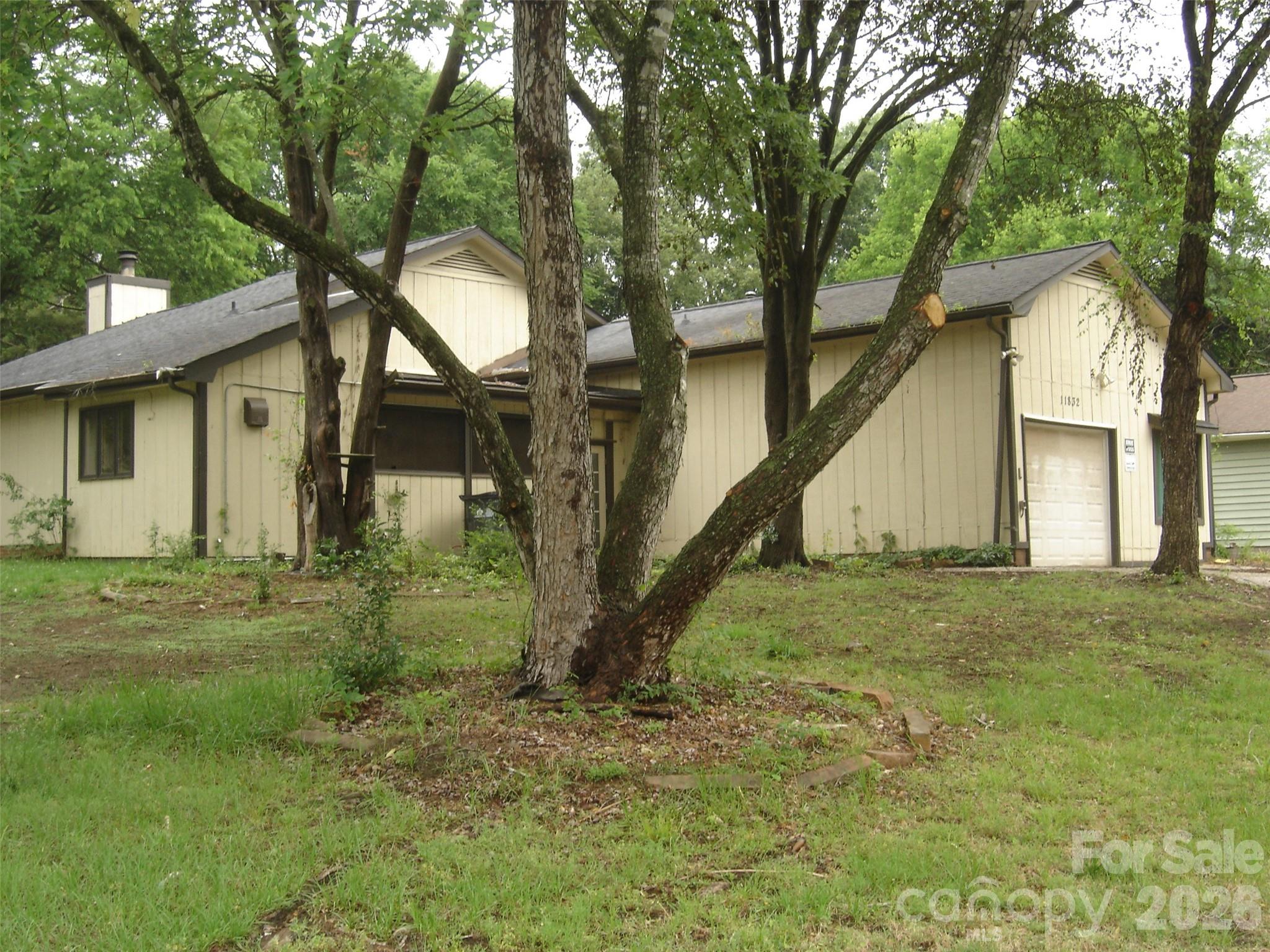 11832 Moonridge Drive — Charlotte