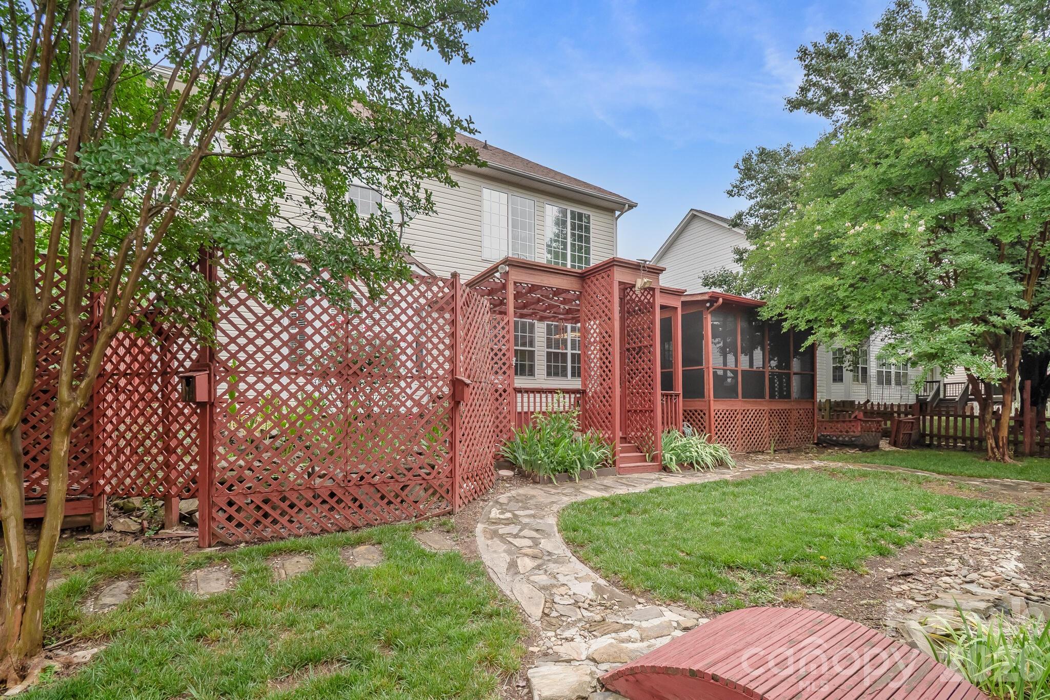 11537 Mcginns Trace Court — Charlotte