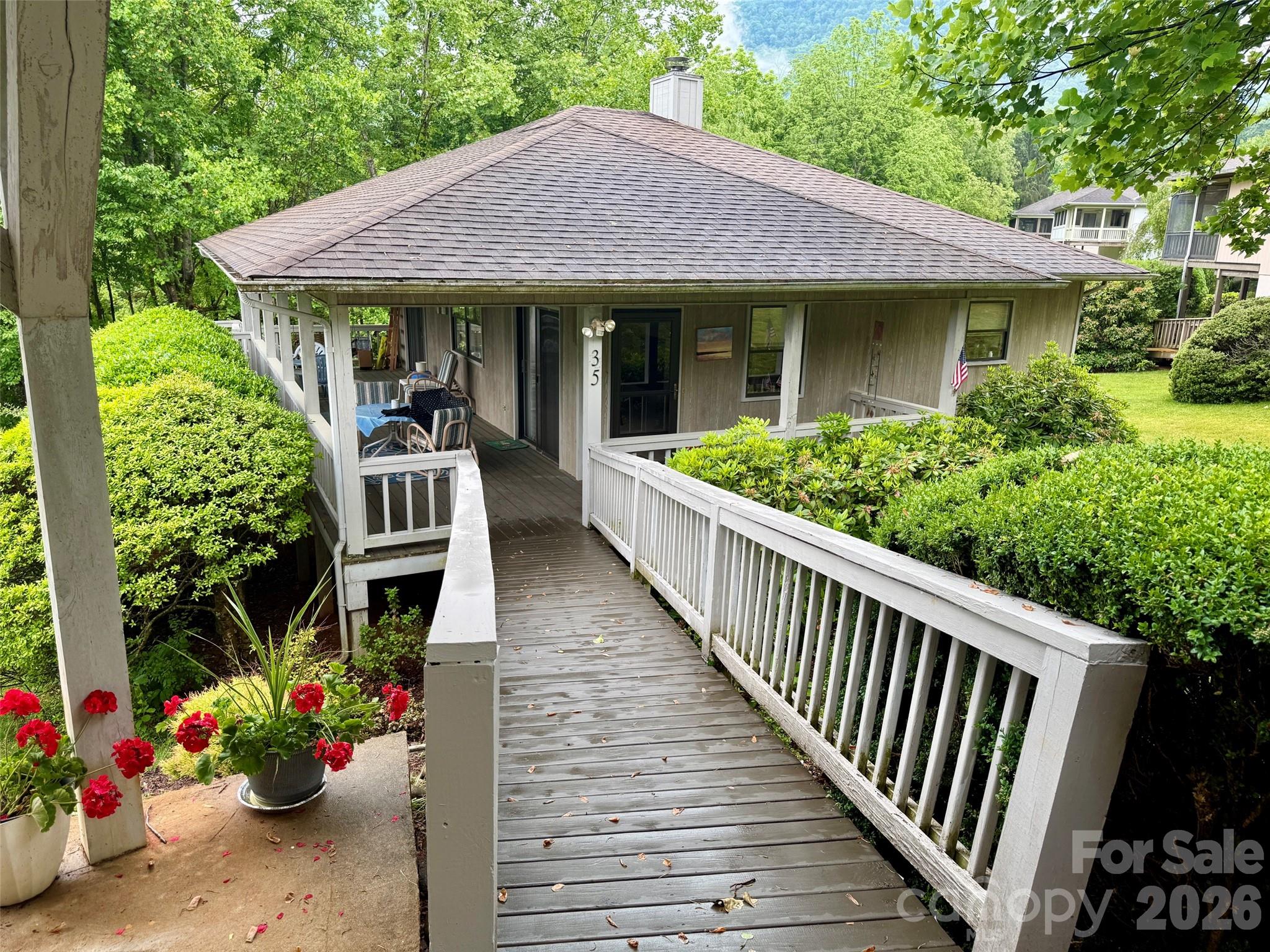 35 Talon Court — Waynesville
