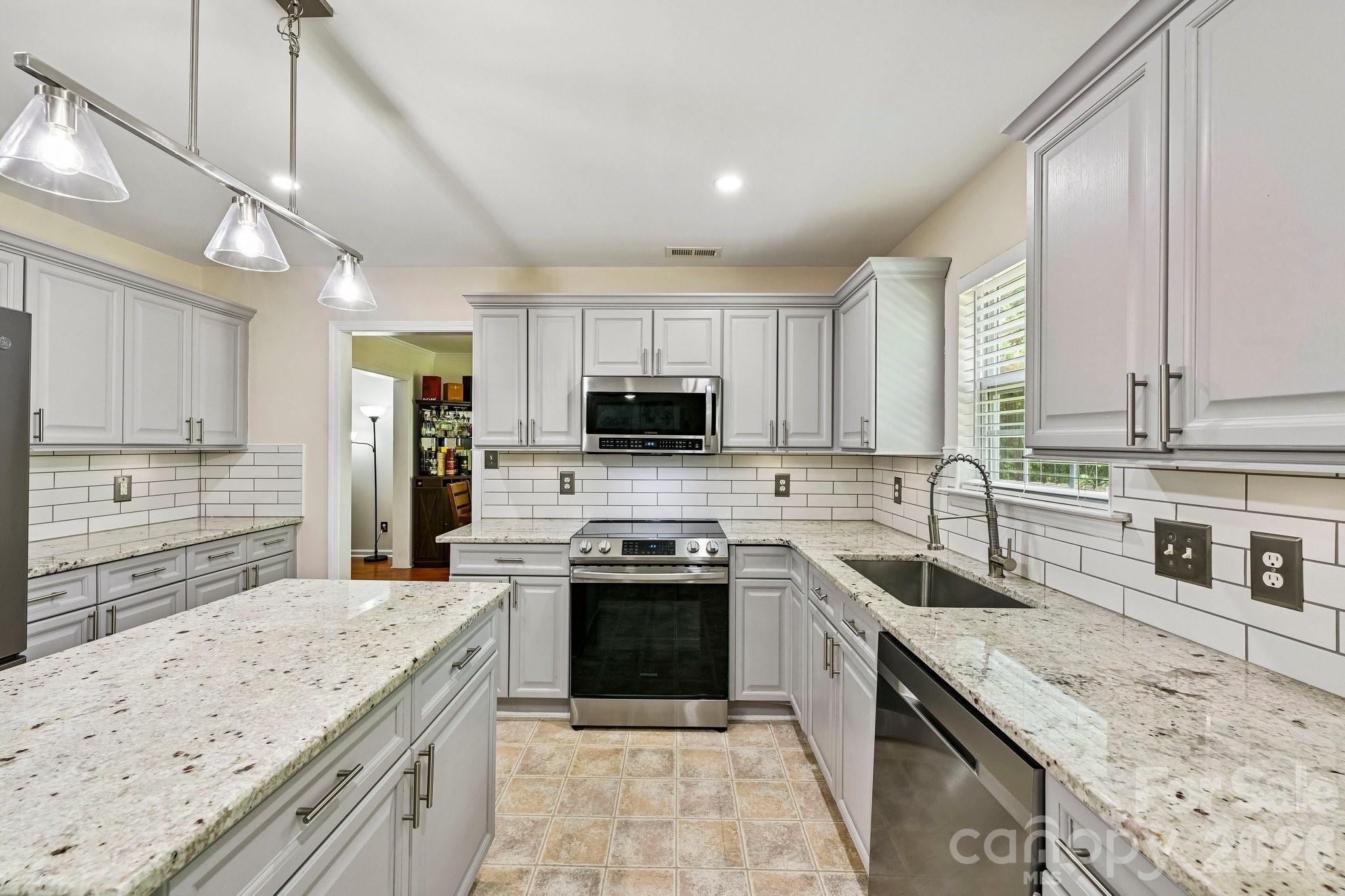 127 Elrosa Road — Mooresville