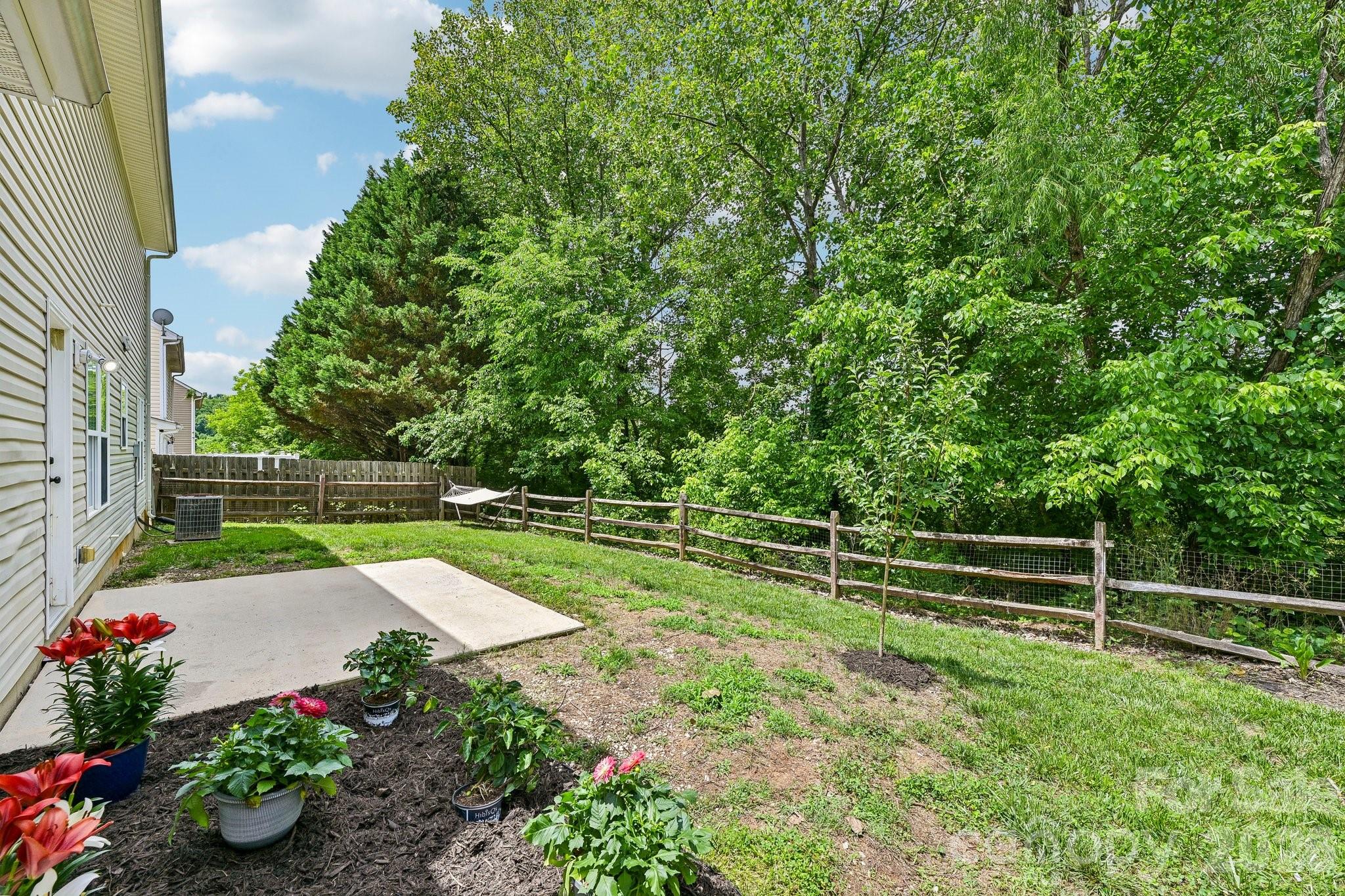 127 Elrosa Road — Mooresville