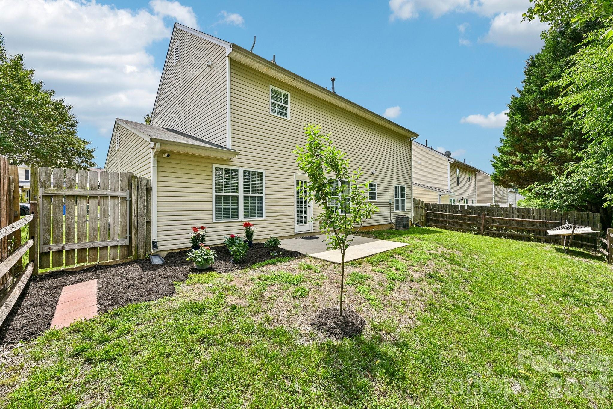 127 Elrosa Road — Mooresville
