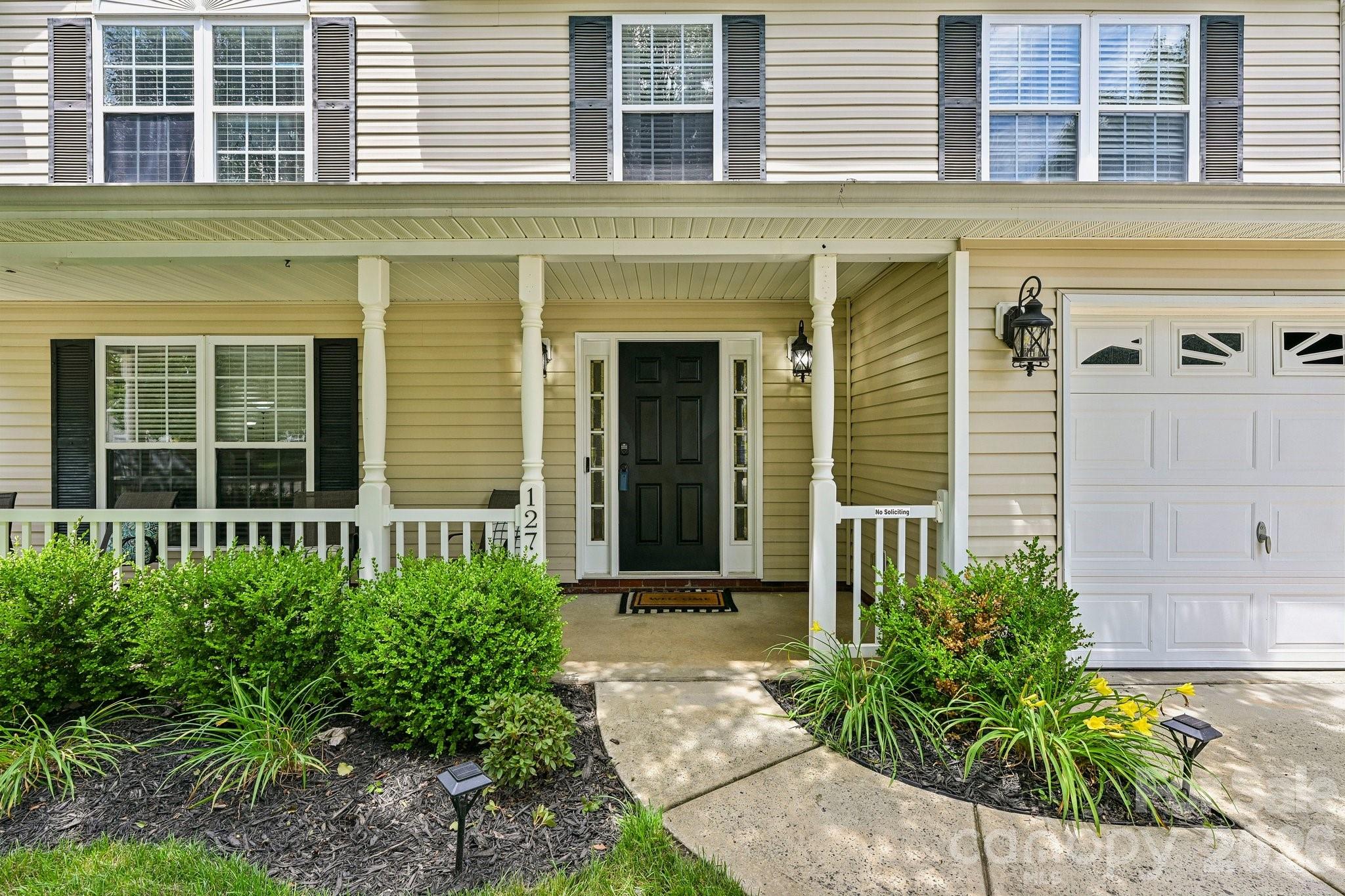 127 Elrosa Road — Mooresville