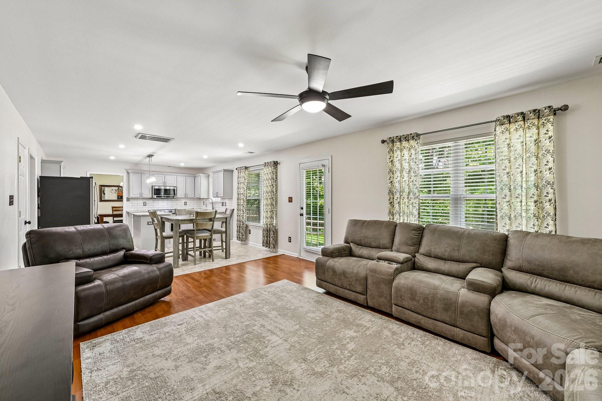 127 Elrosa Road — Mooresville