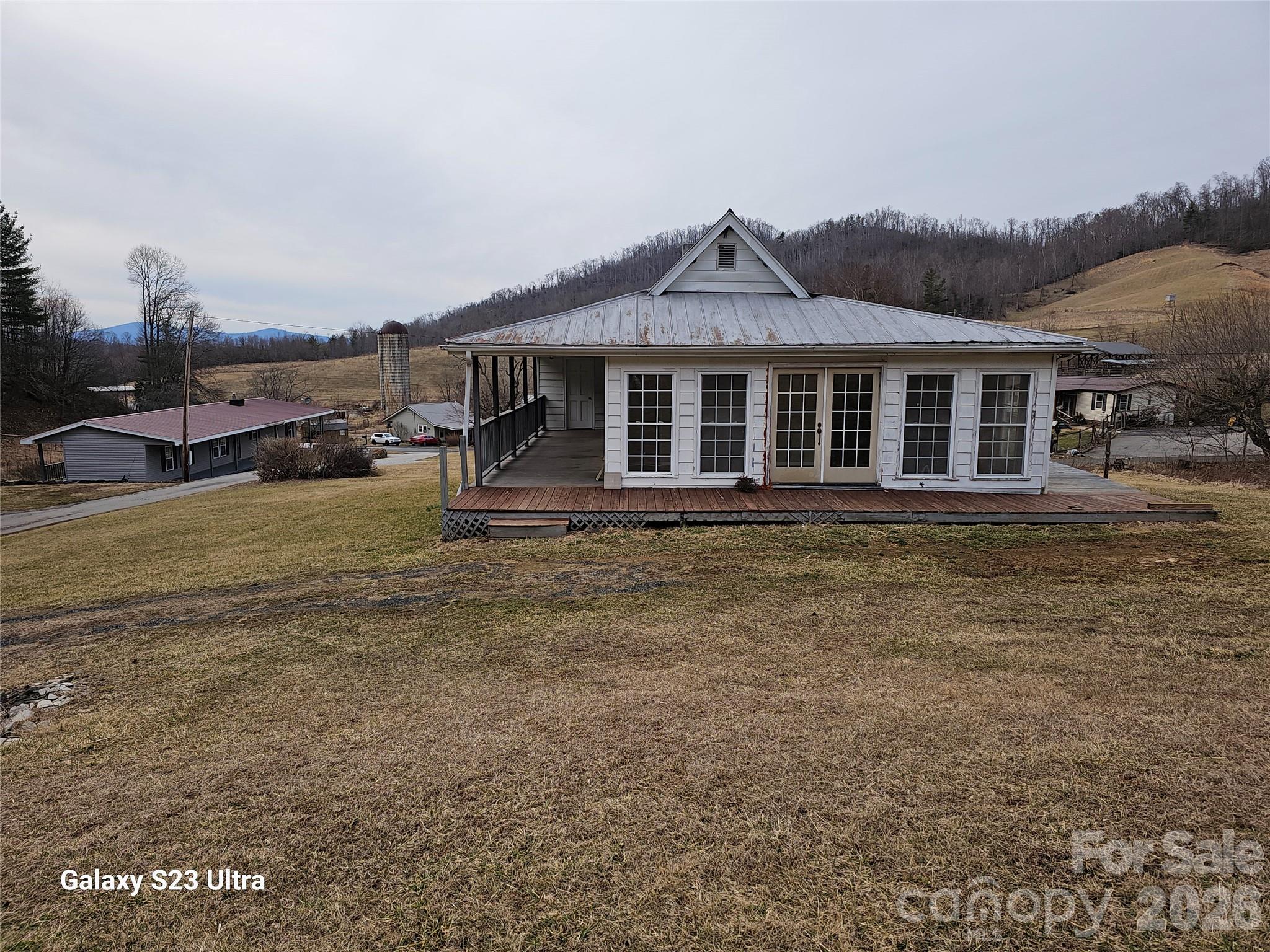 656 Water Street — Bakersville