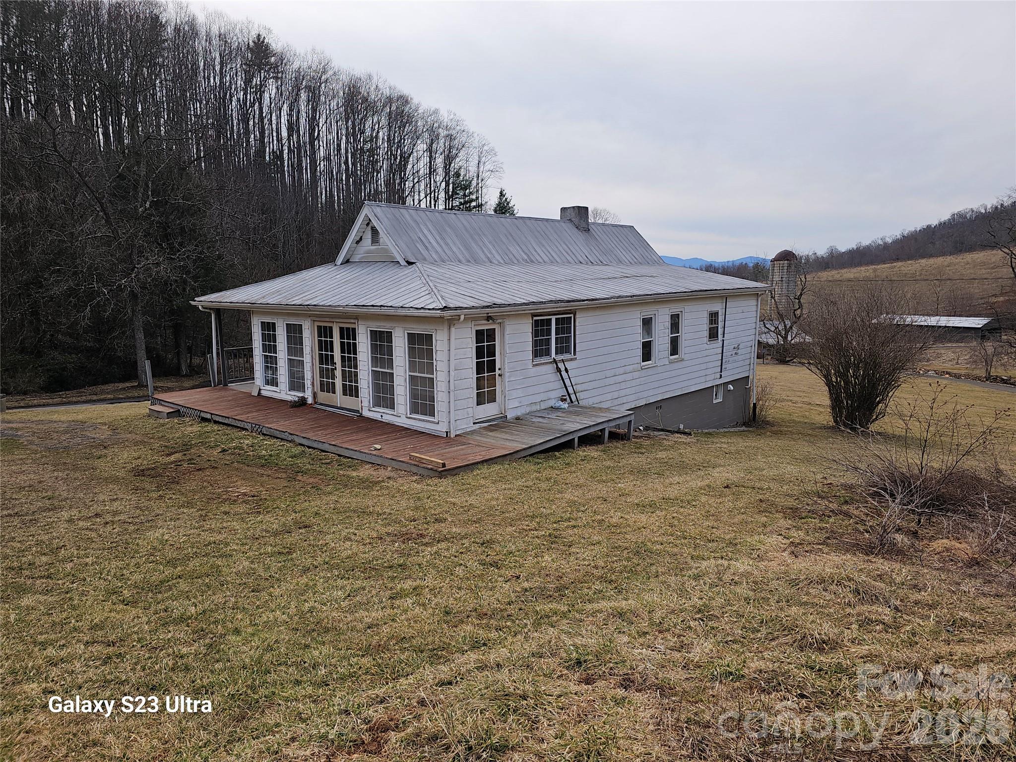 656 Water Street — Bakersville