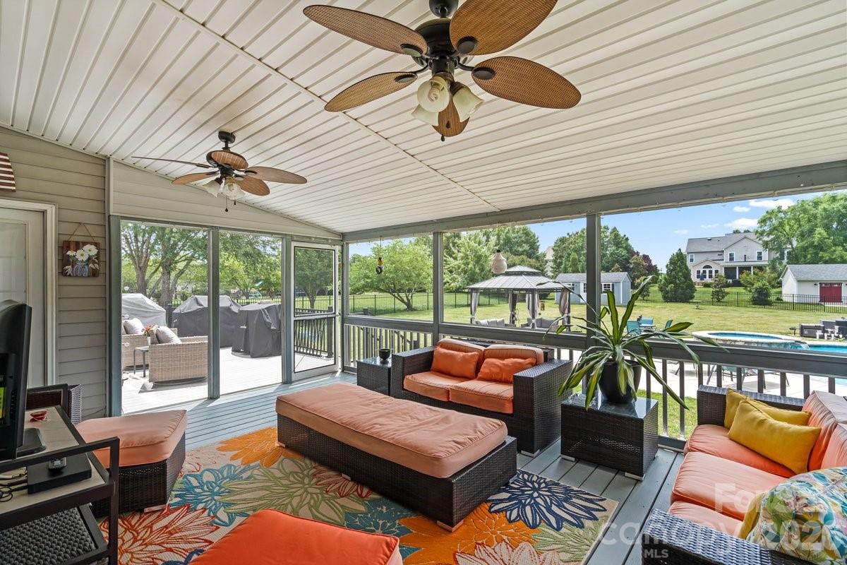 286 Corona Circle — Mooresville
