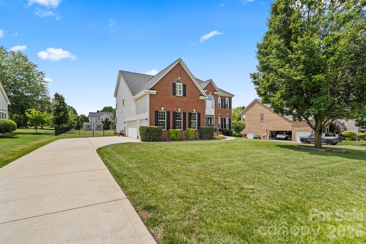 286 Corona Circle — Mooresville