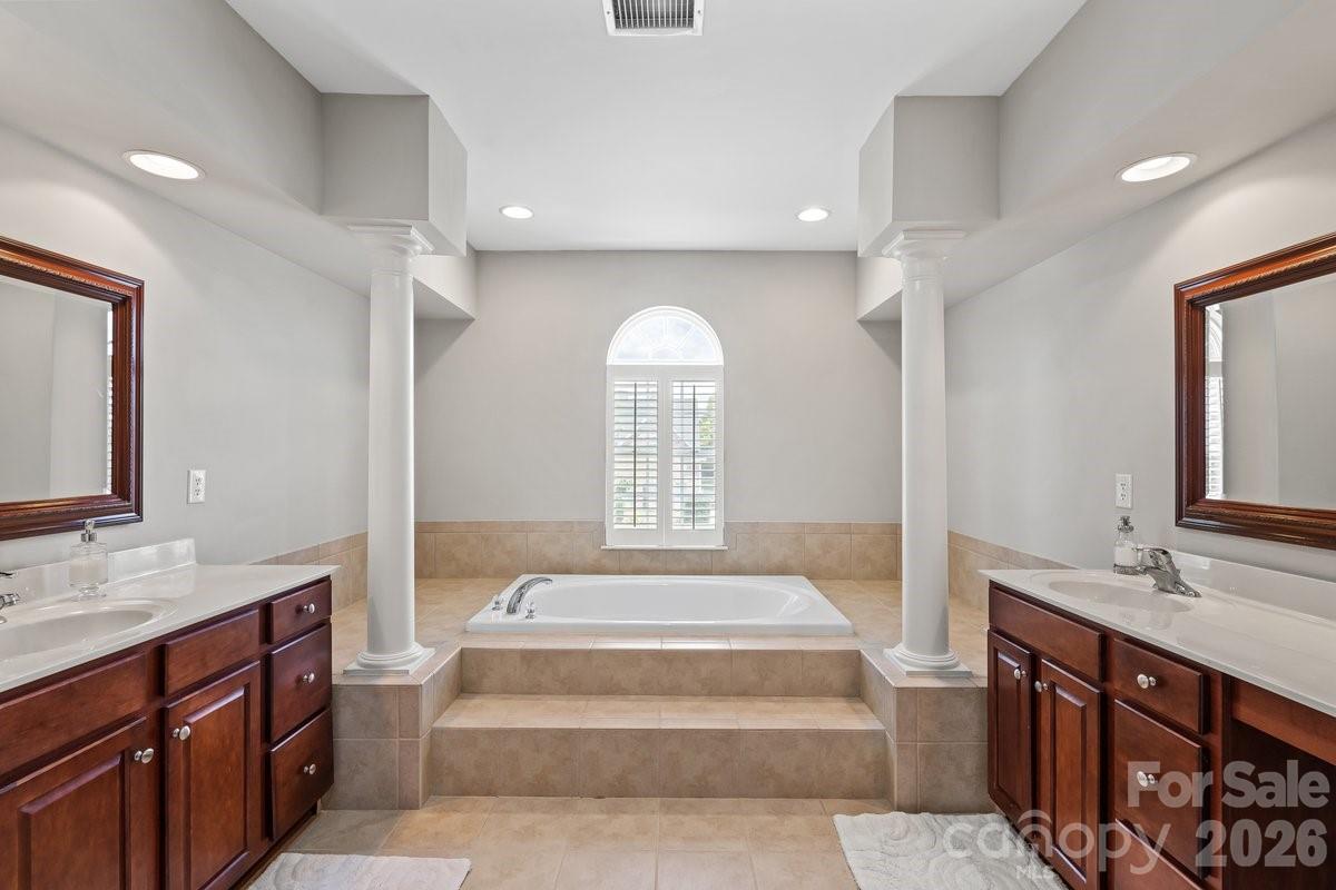 286 Corona Circle — Mooresville