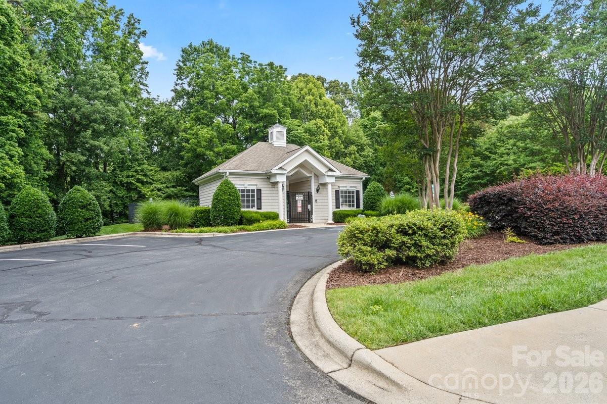 286 Corona Circle — Mooresville