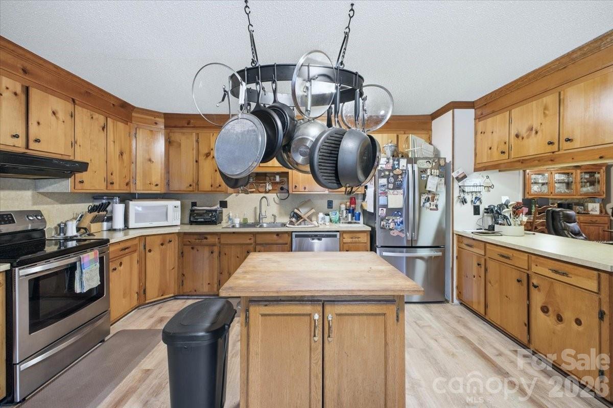 4639 Hickory Lincolnton Highway — Newton