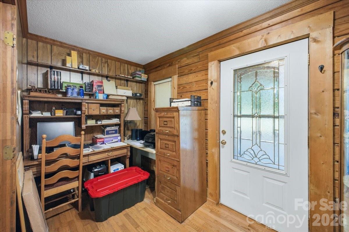 4639 Hickory Lincolnton Highway — Newton
