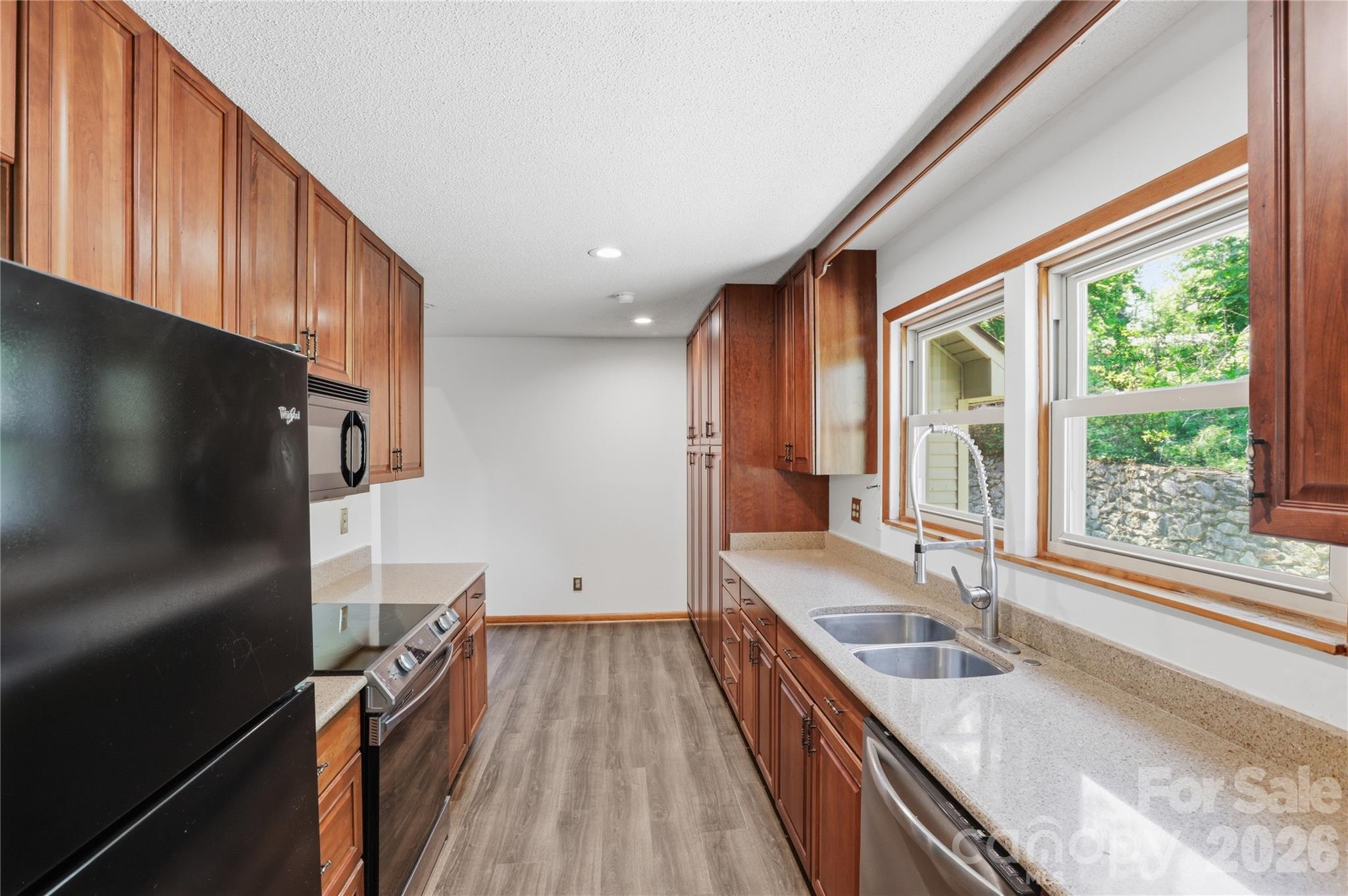 207 Wood Dale Drive — Hendersonville