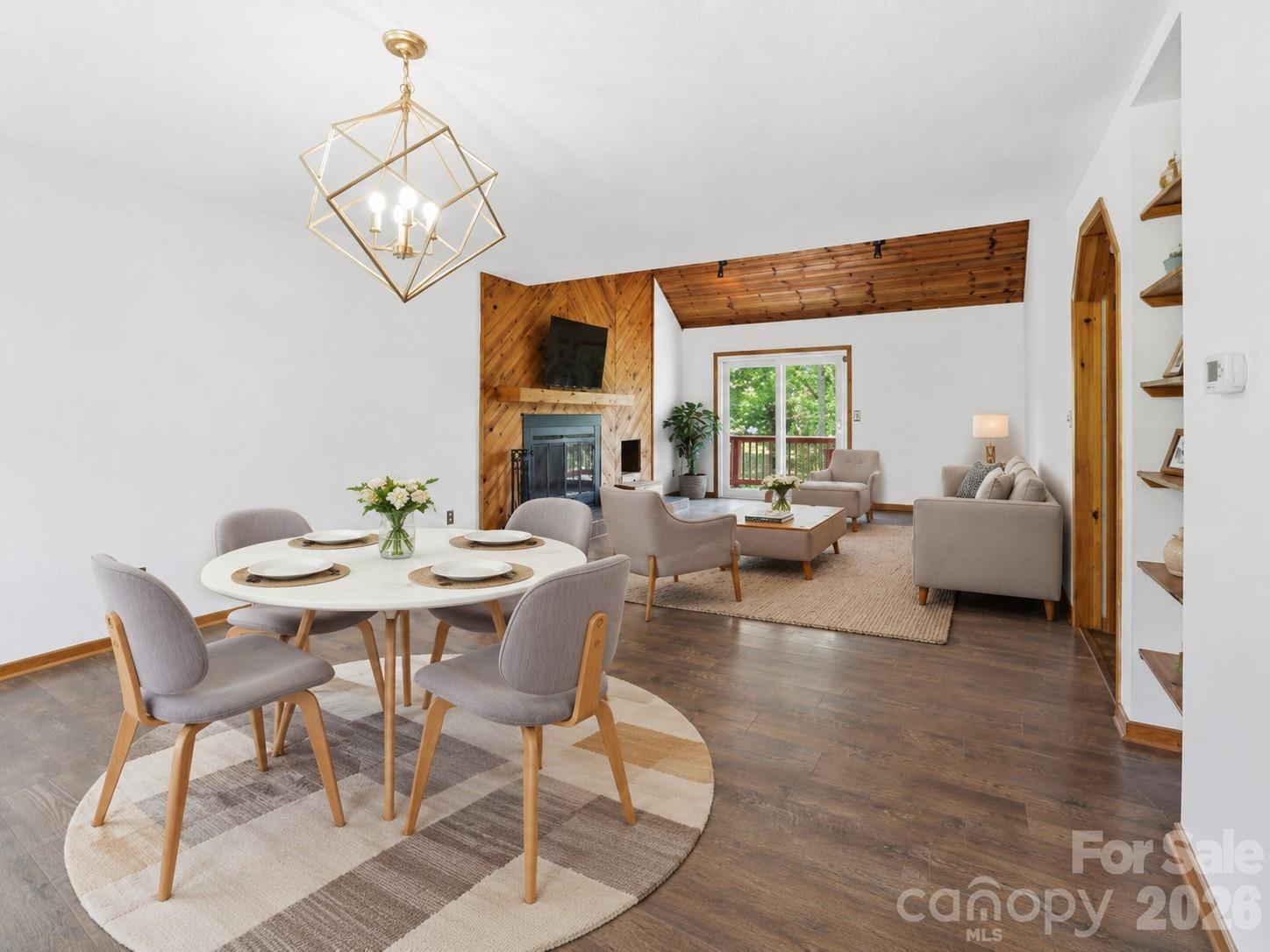 207 Wood Dale Drive — Hendersonville