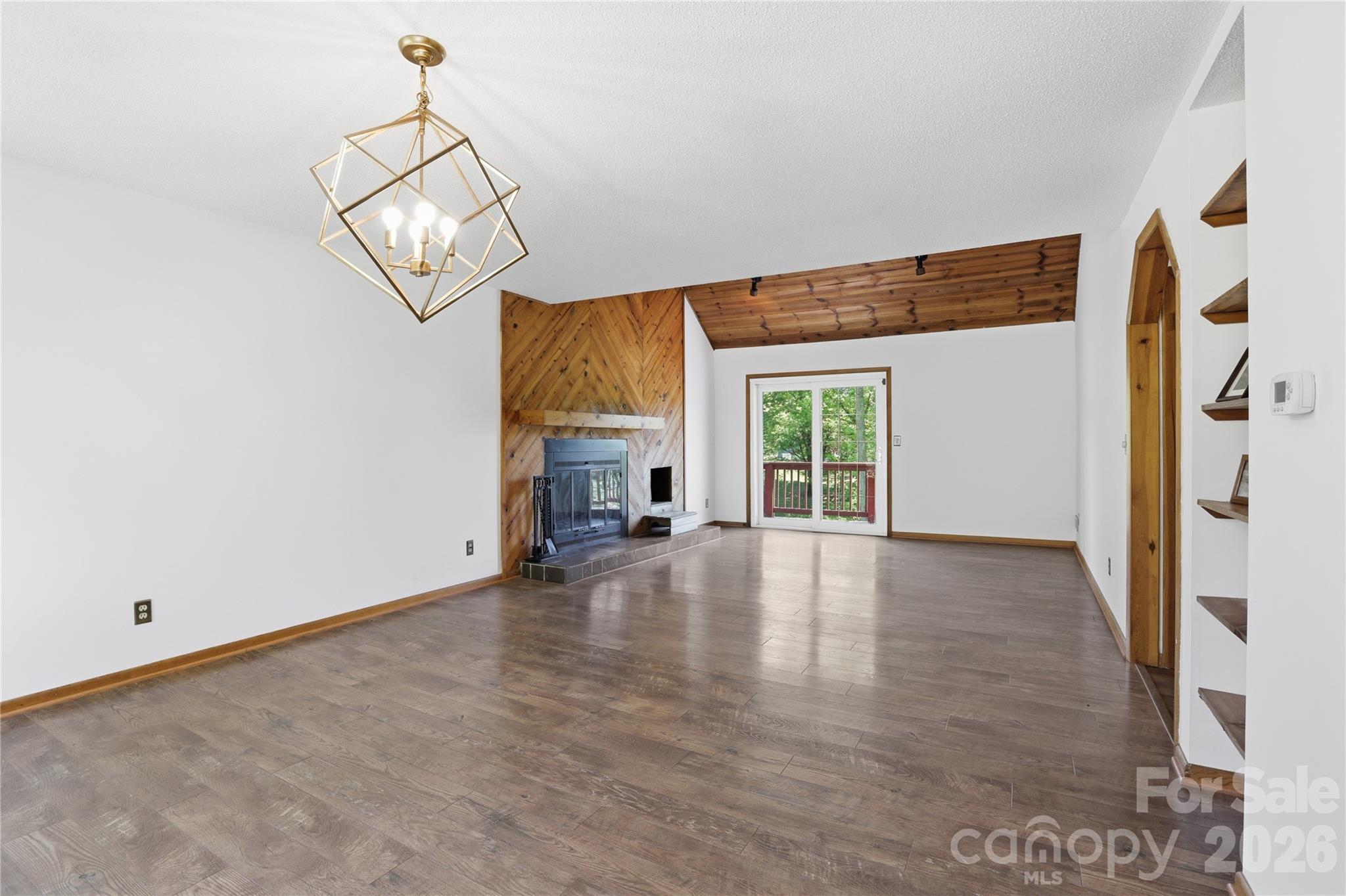 207 Wood Dale Drive — Hendersonville