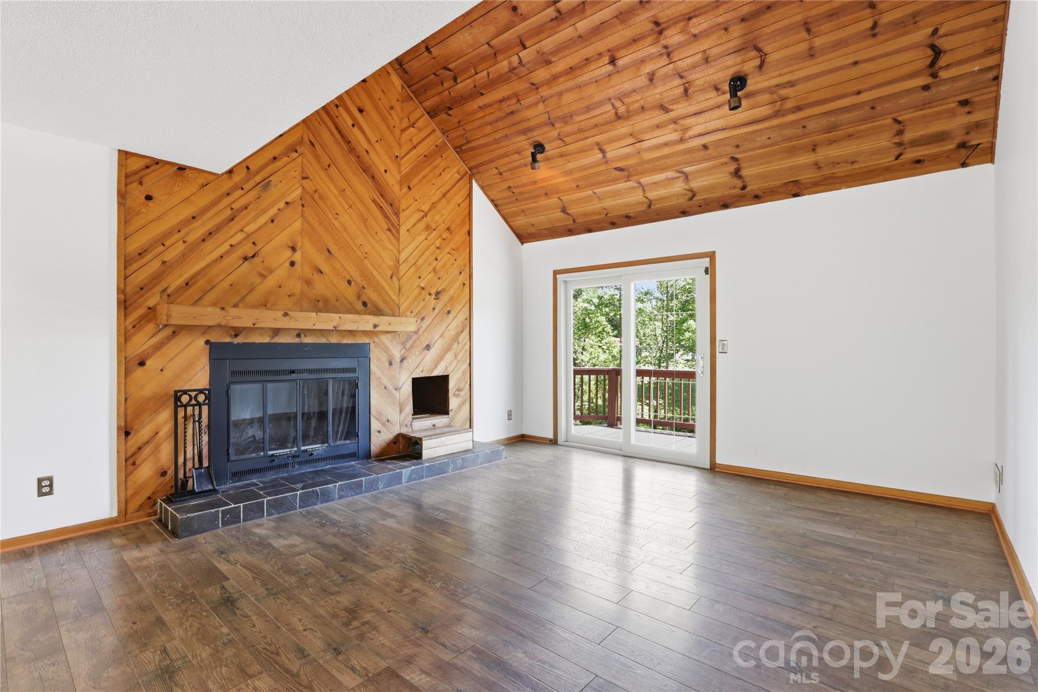 207 Wood Dale Drive — Hendersonville