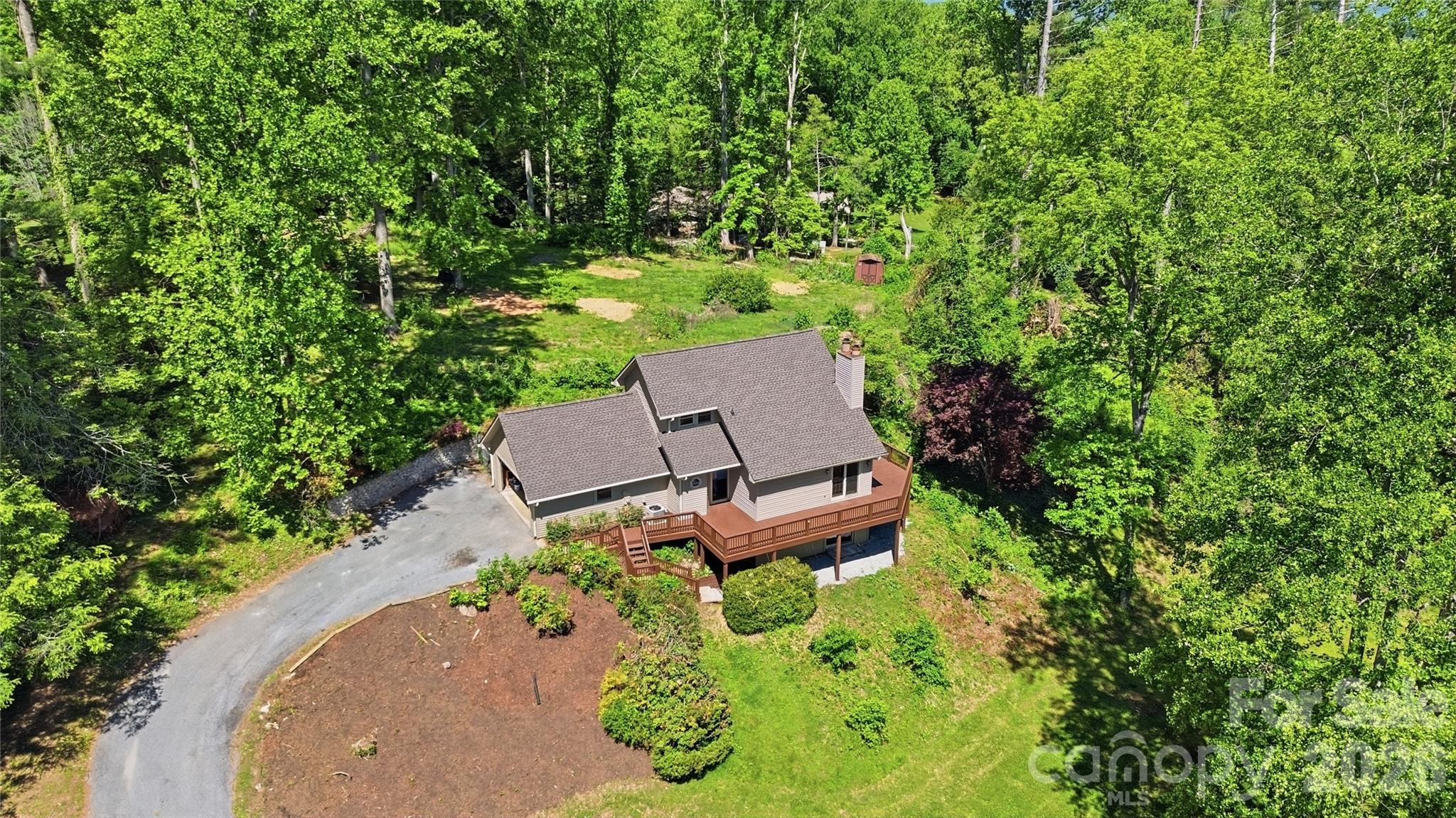 207 Wood Dale Drive — Hendersonville