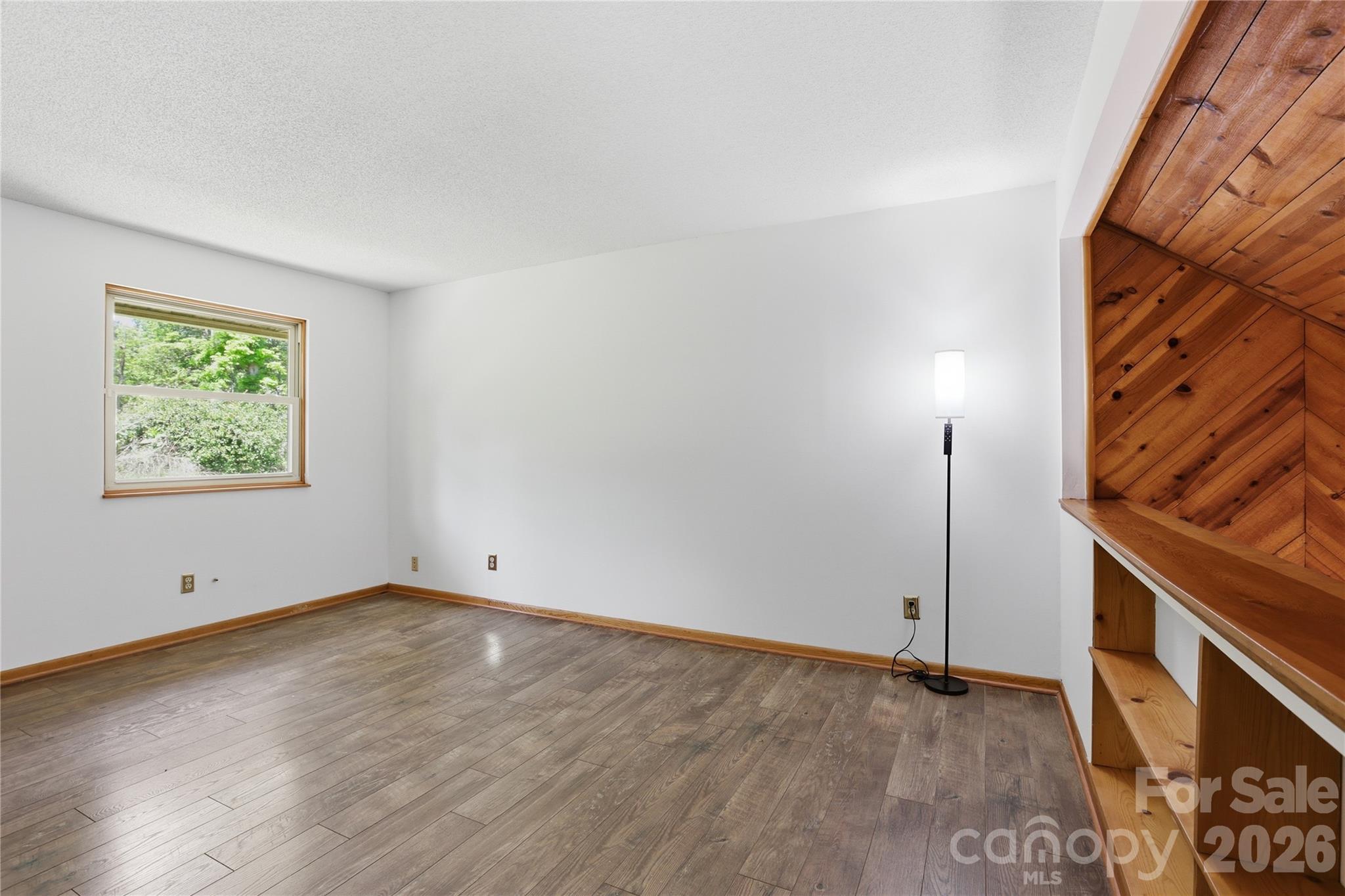 207 Wood Dale Drive — Hendersonville
