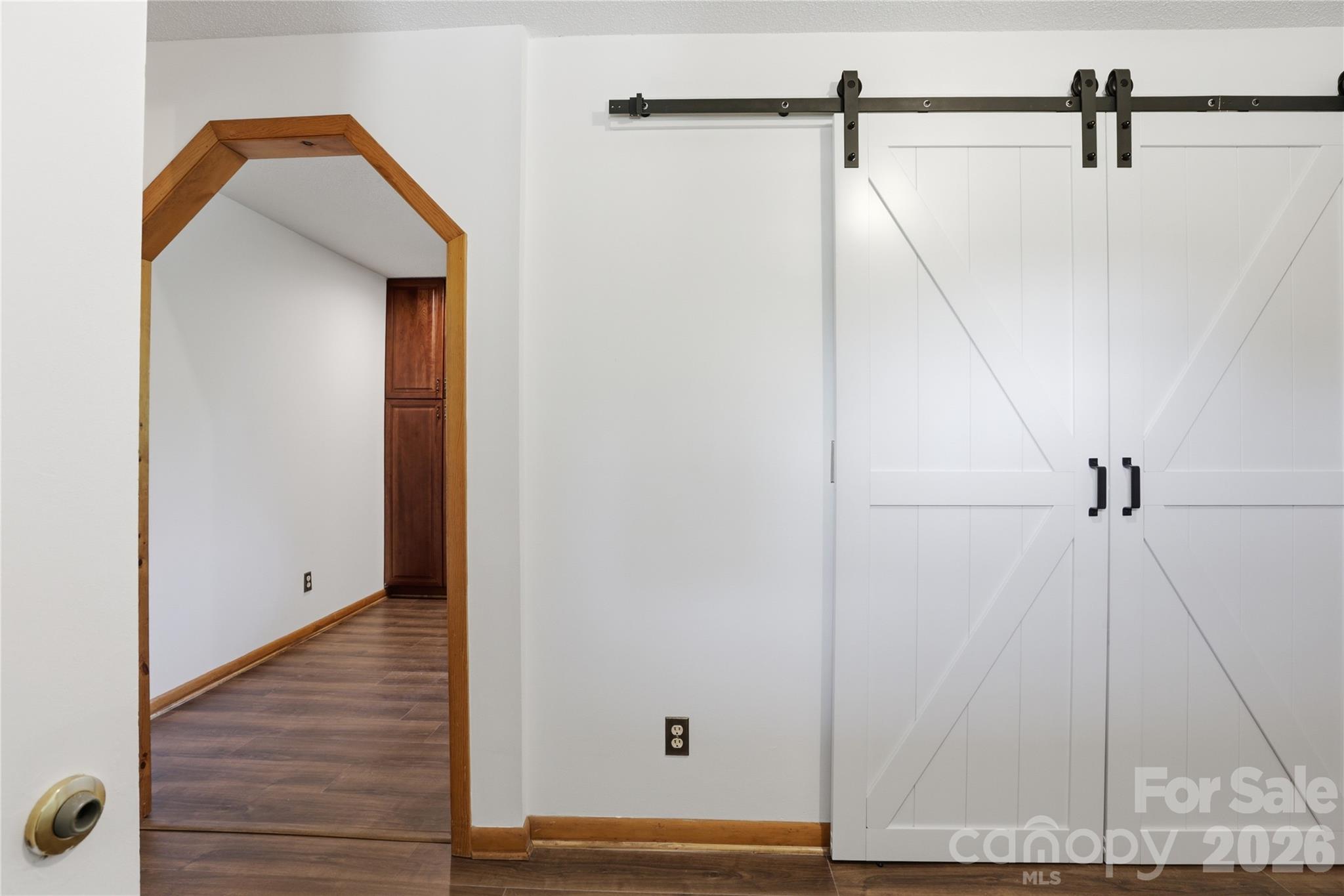 207 Wood Dale Drive — Hendersonville