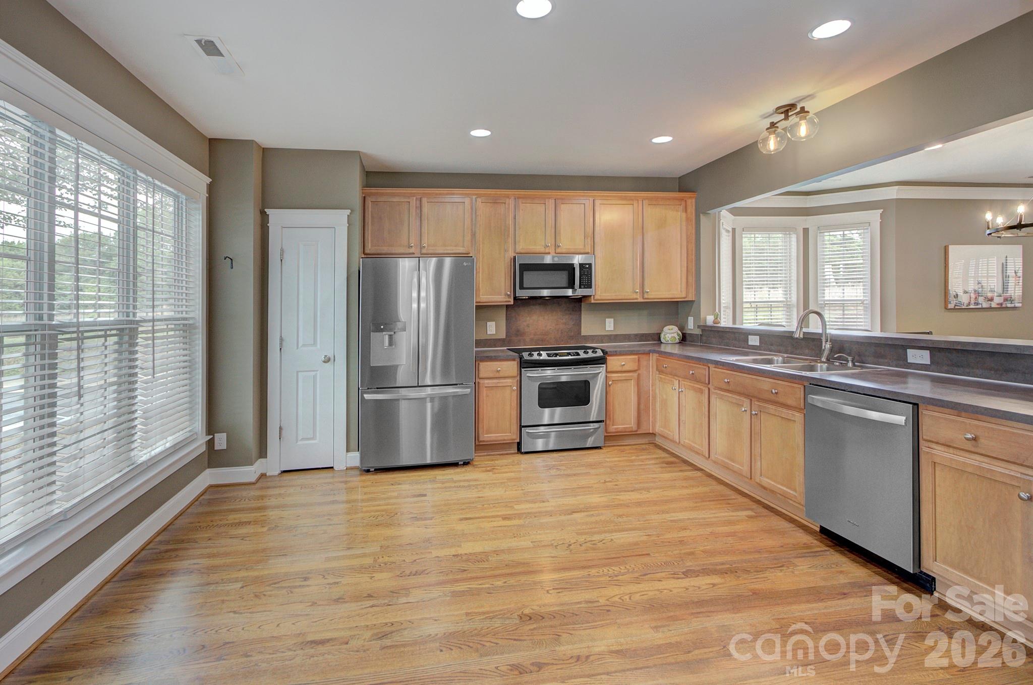 903 White Point Drive — Huntersville