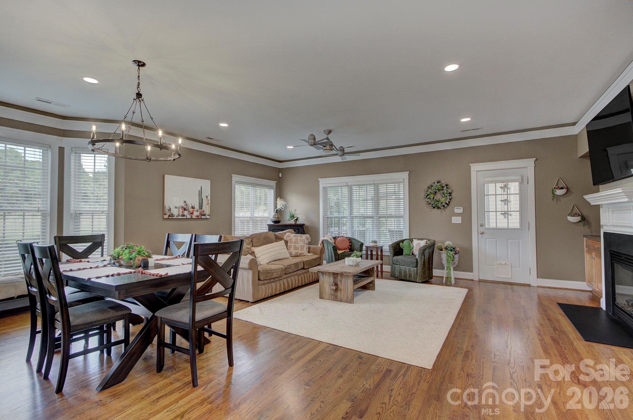 903 White Point Drive — Huntersville