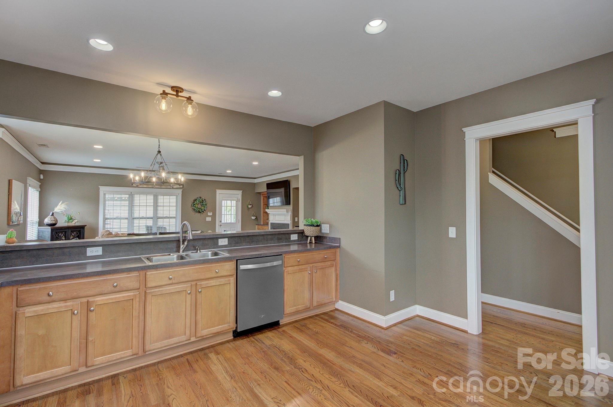 903 White Point Drive — Huntersville