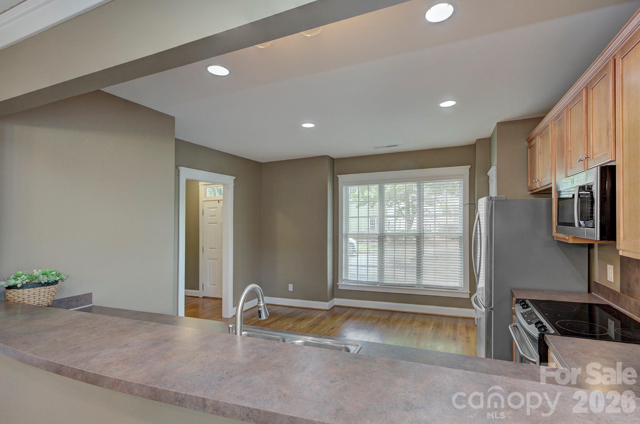 903 White Point Drive — Huntersville