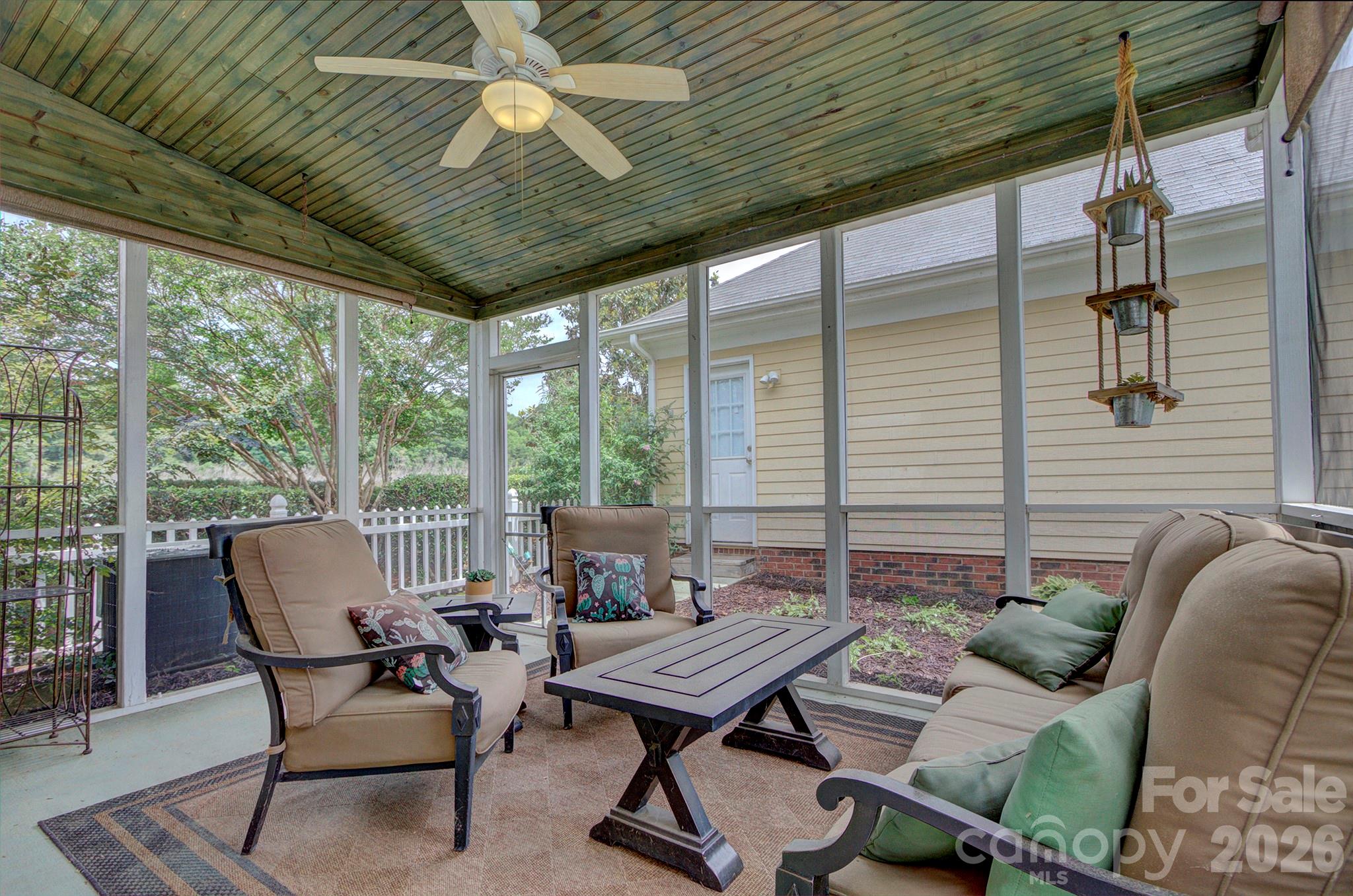 903 White Point Drive — Huntersville