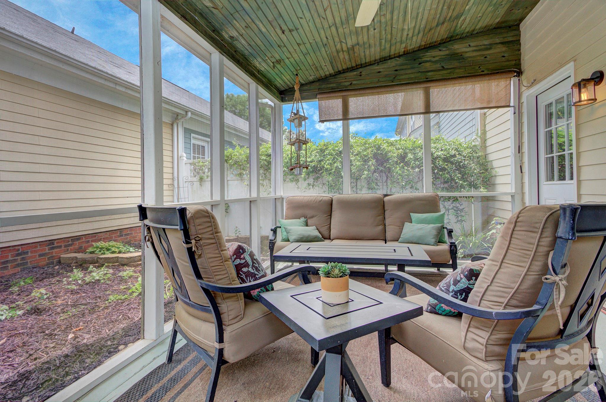 903 White Point Drive — Huntersville