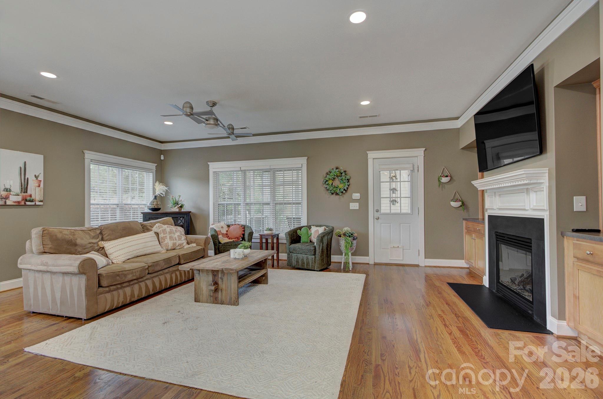 903 White Point Drive — Huntersville