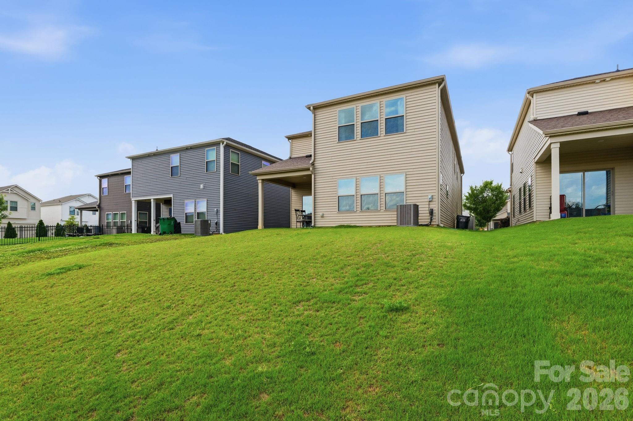 5012 Shadbush Road — Charlotte