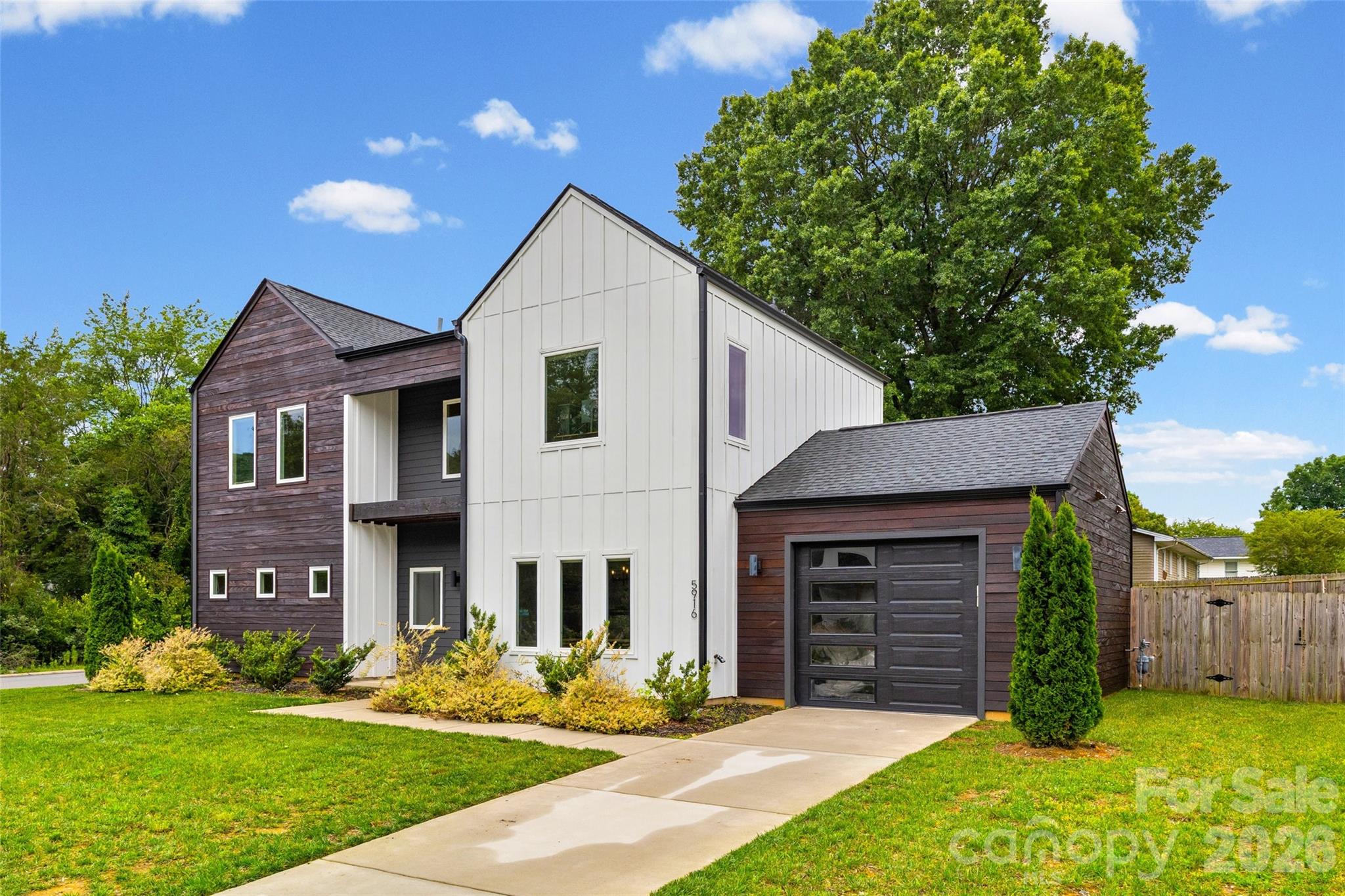 5916 Pepper Bush Lane — Charlotte