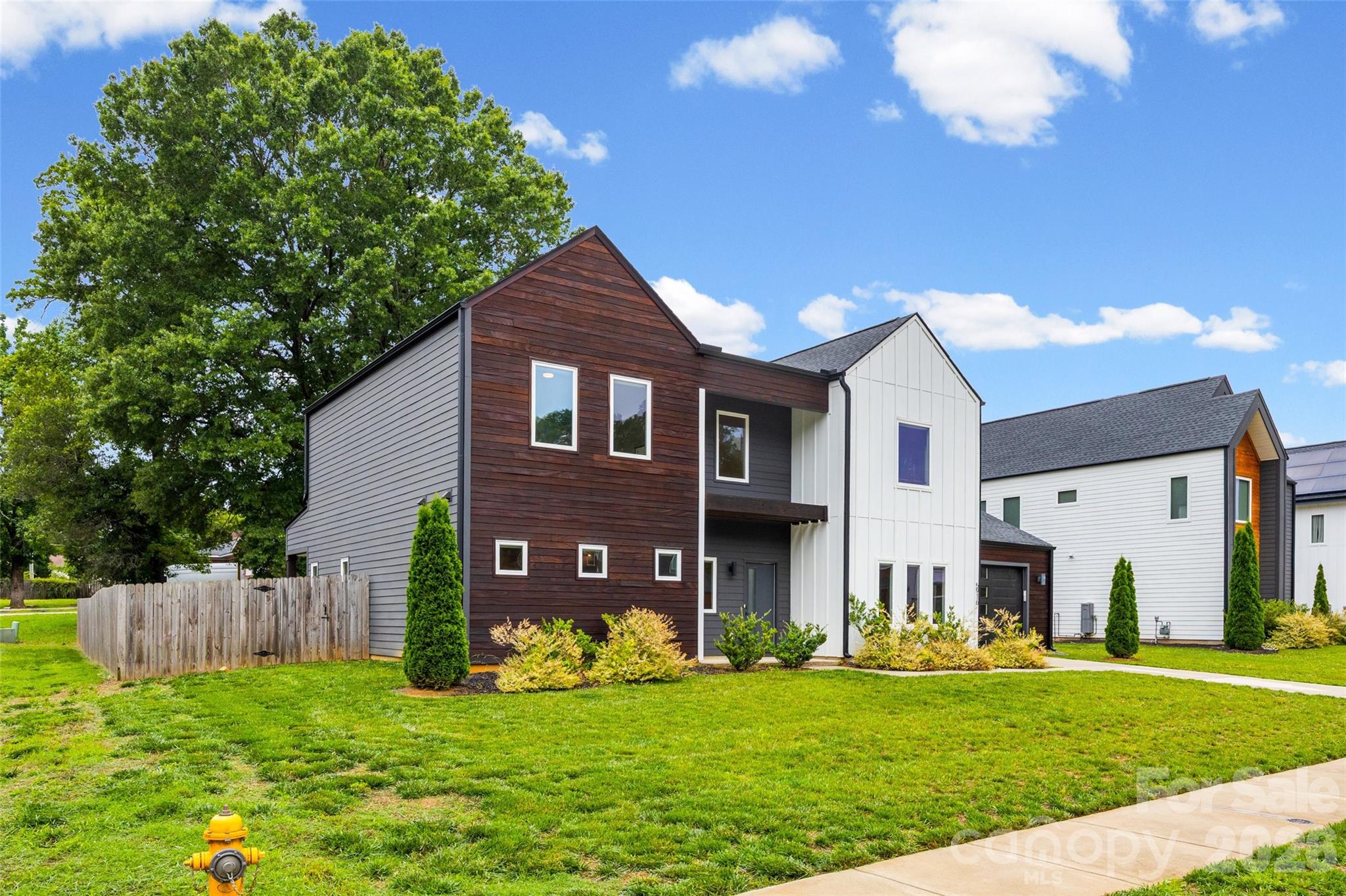 5916 Pepper Bush Lane — Charlotte
