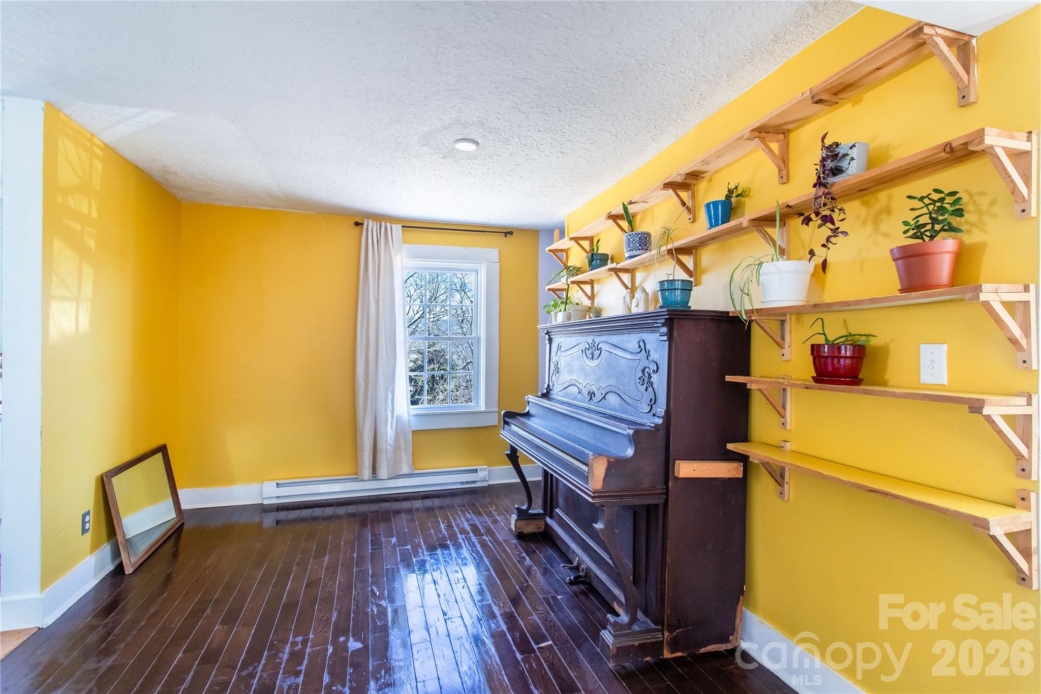 105 Adams Hill Road — Asheville