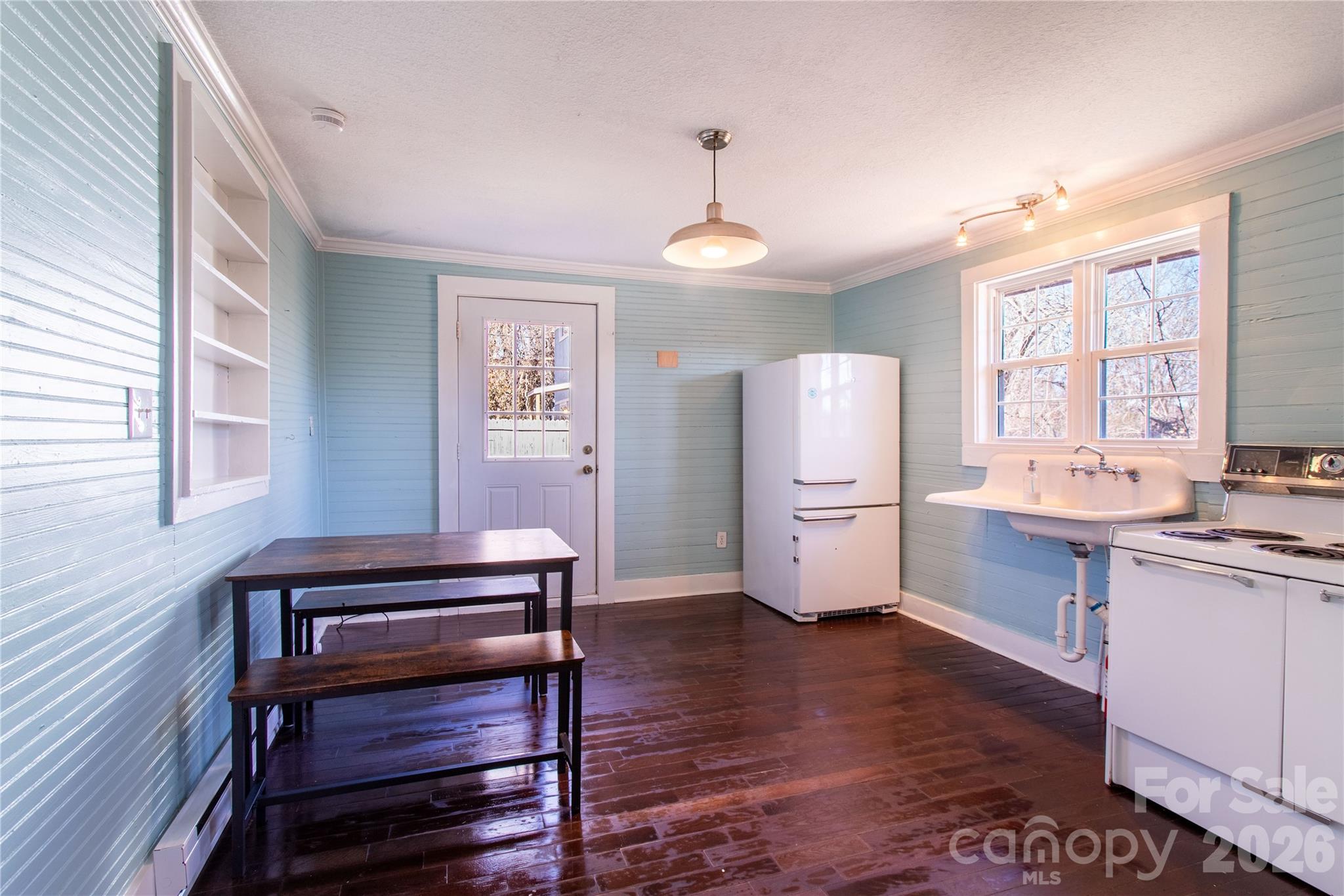 105 Adams Hill Road — Asheville