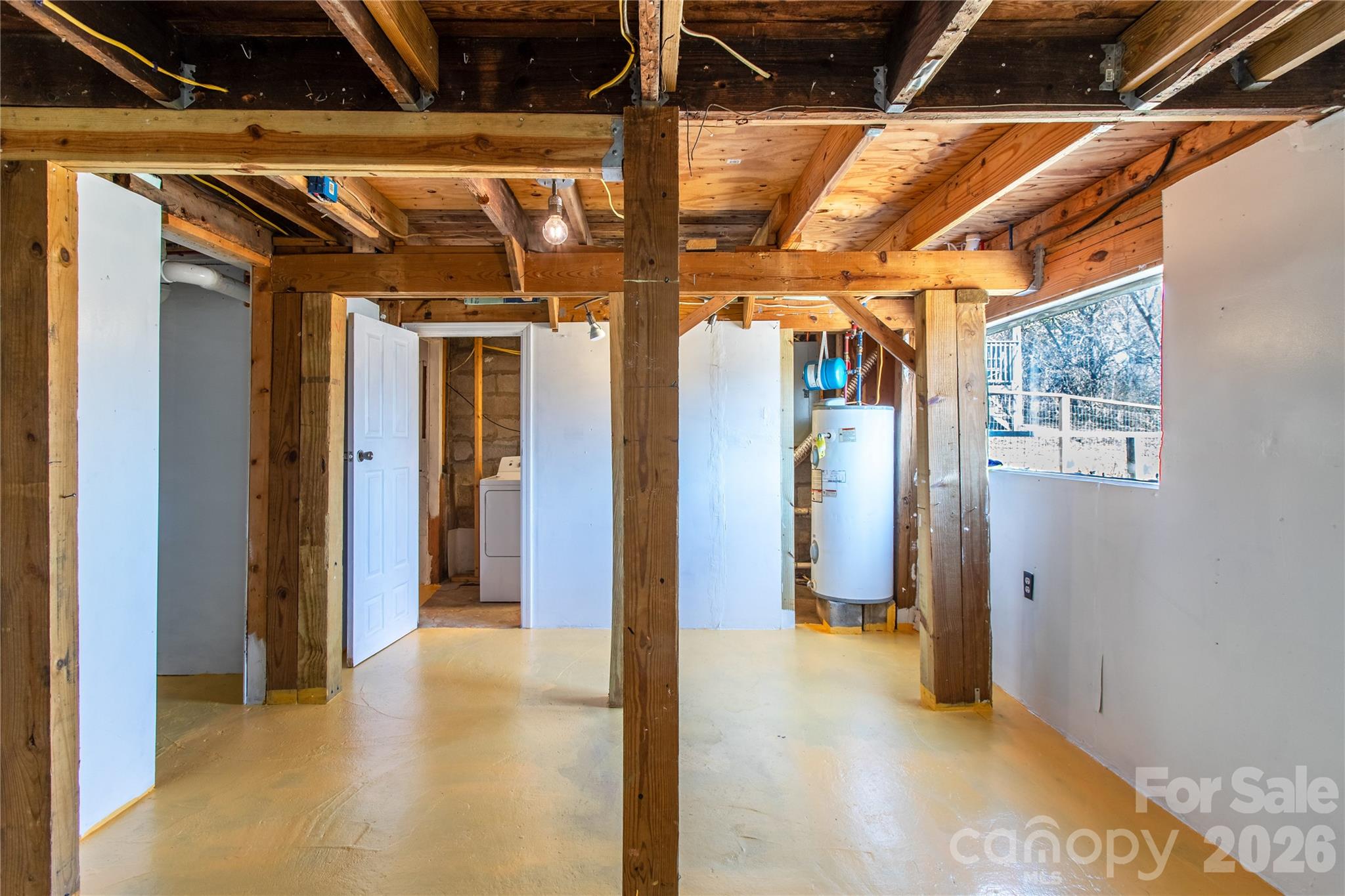 105 Adams Hill Road — Asheville