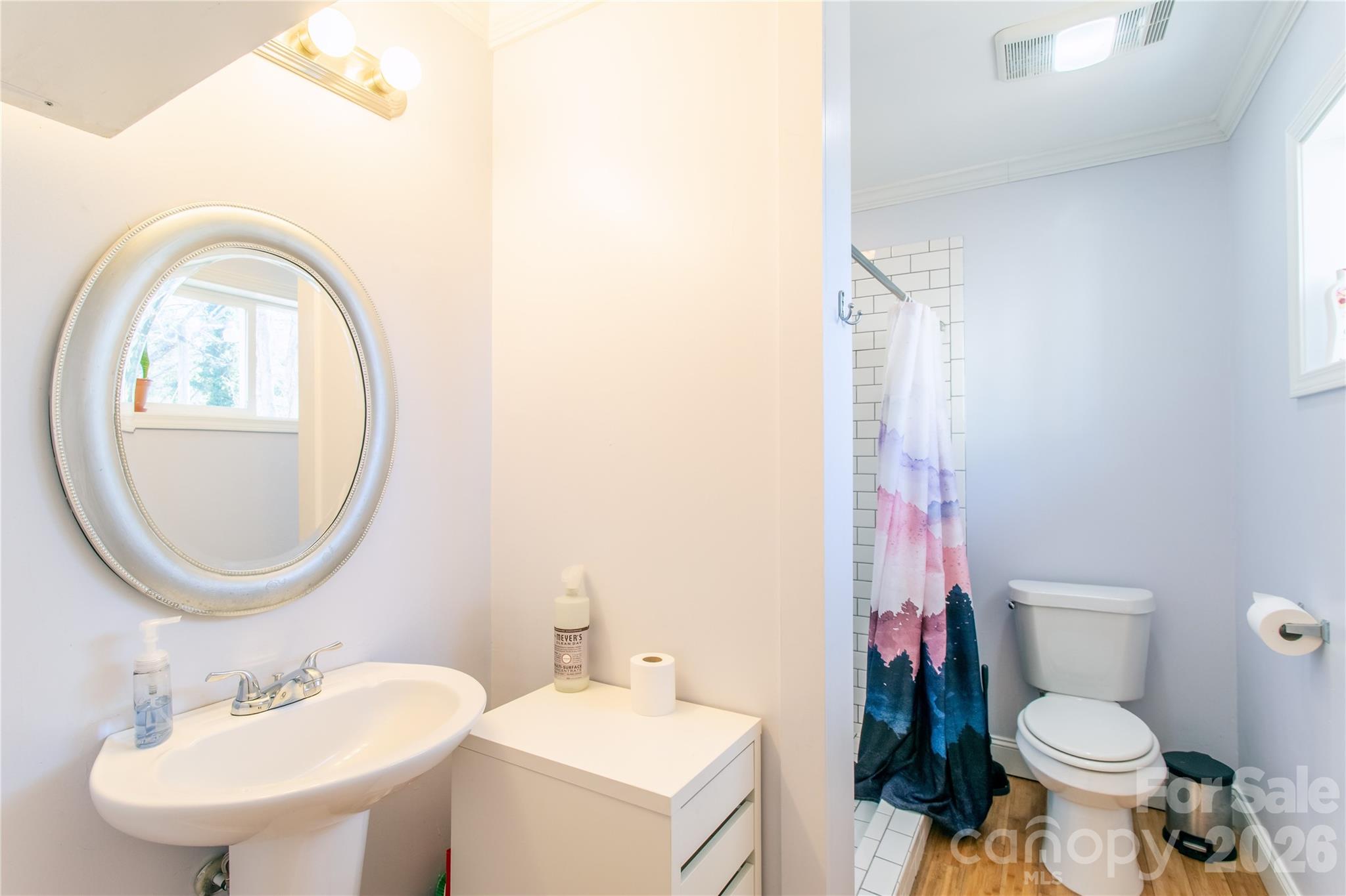 105 Adams Hill Road — Asheville