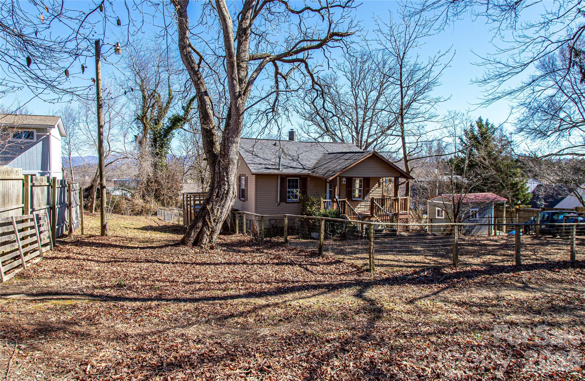 105 Adams Hill Road — Asheville