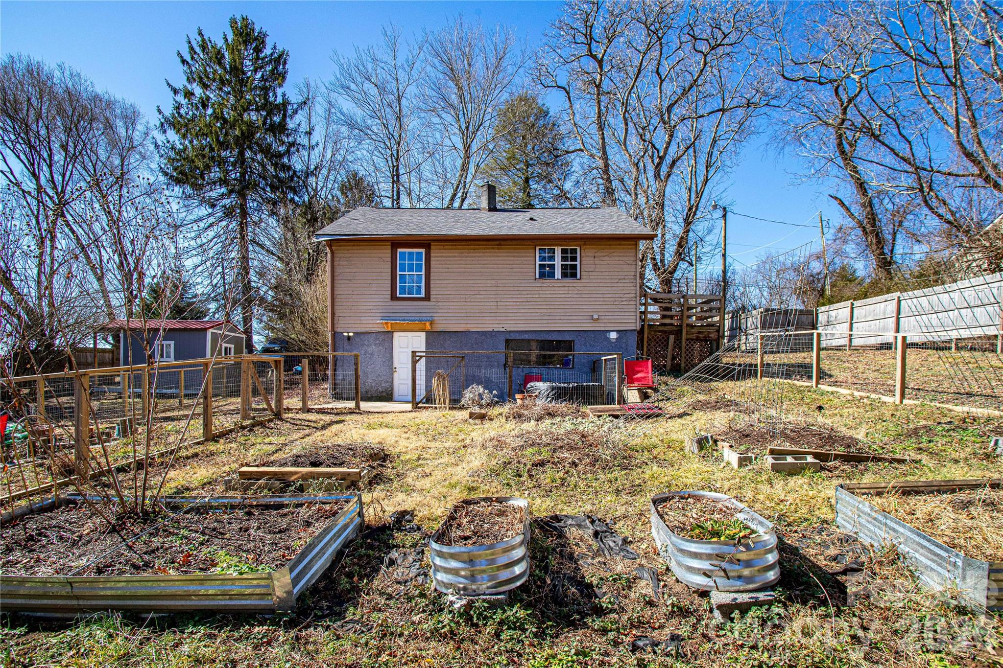 105 Adams Hill Road — Asheville
