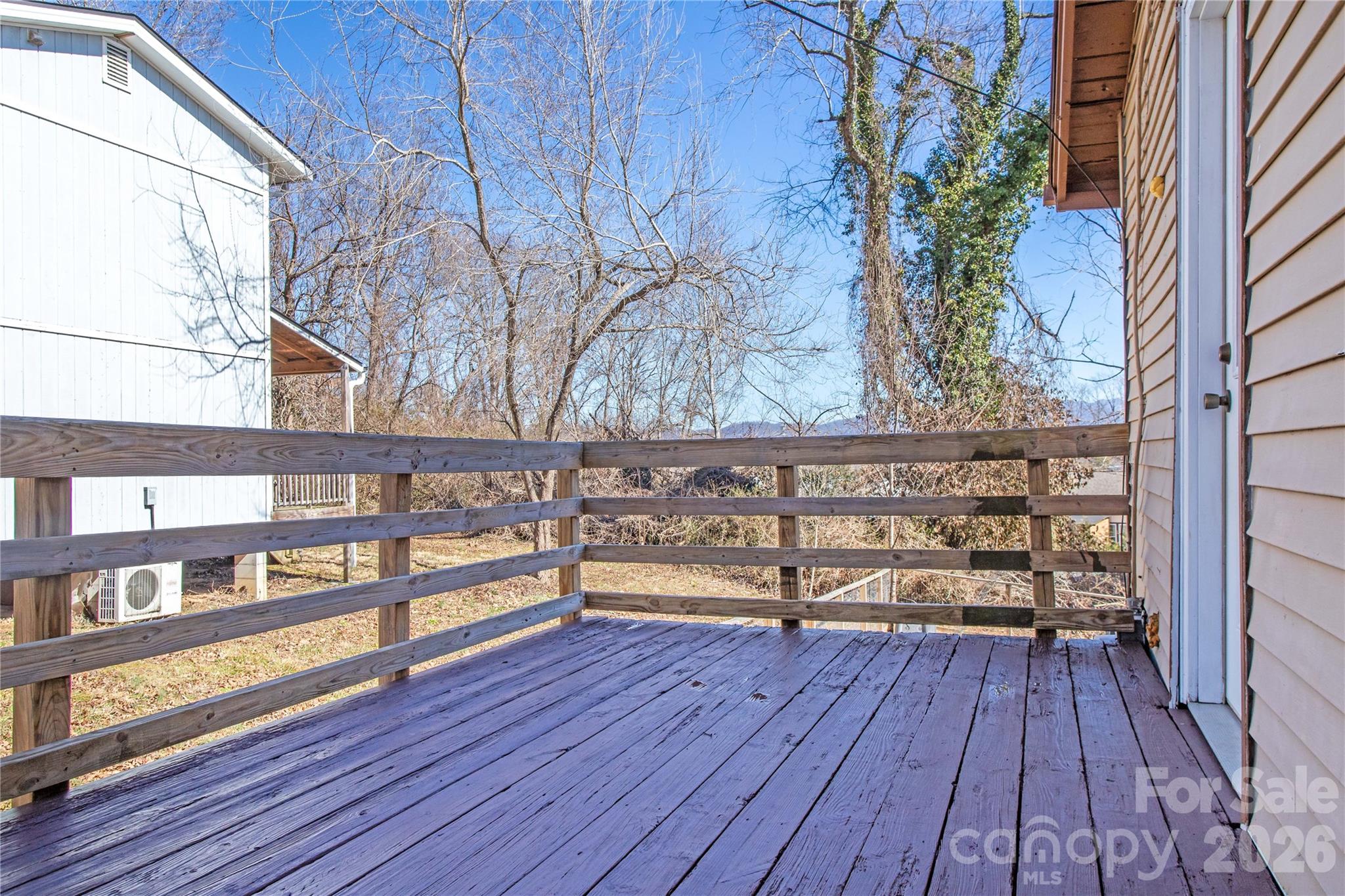 105 Adams Hill Road — Asheville