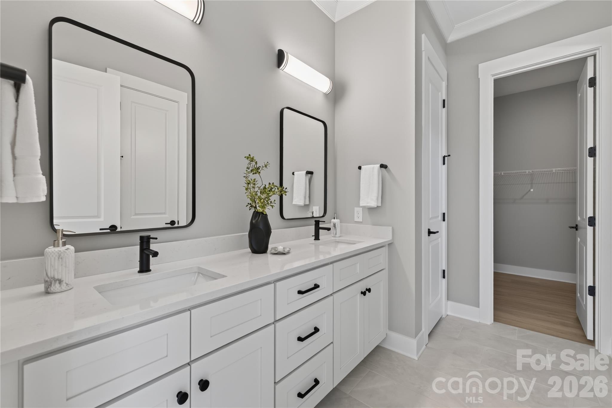 3875 12th Street Court NE — Hickory