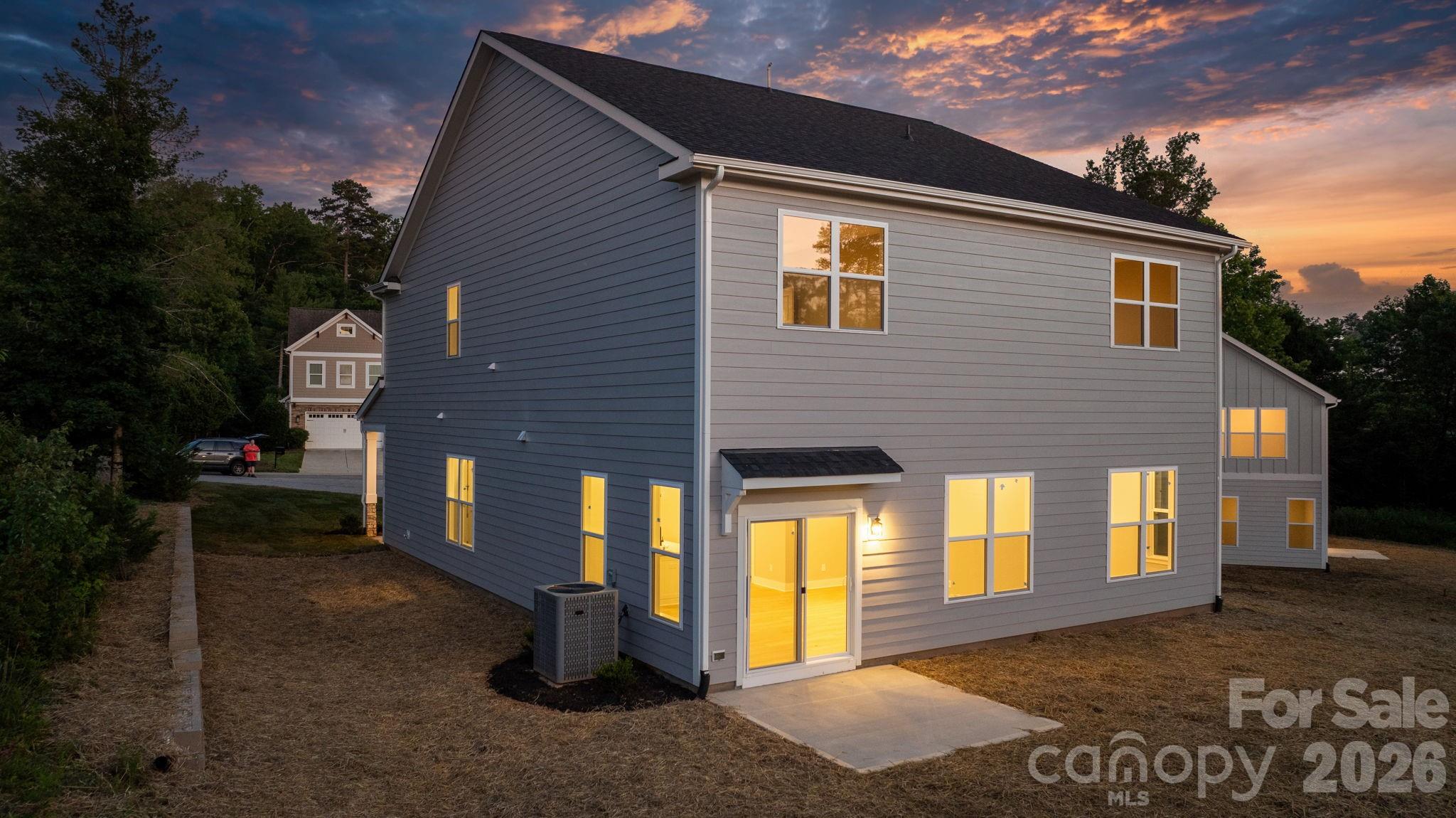 3875 12th Street Court NE — Hickory