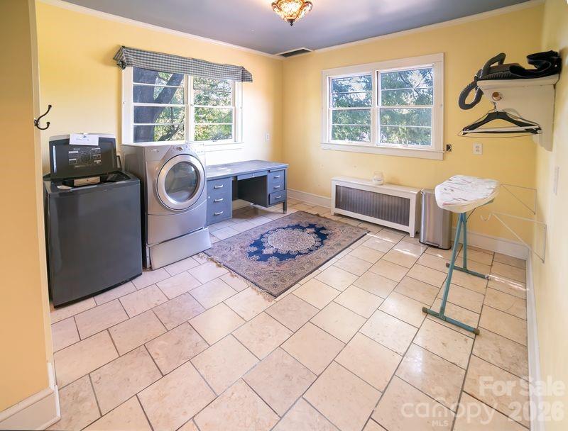 108 Beall Street NW — Lenoir